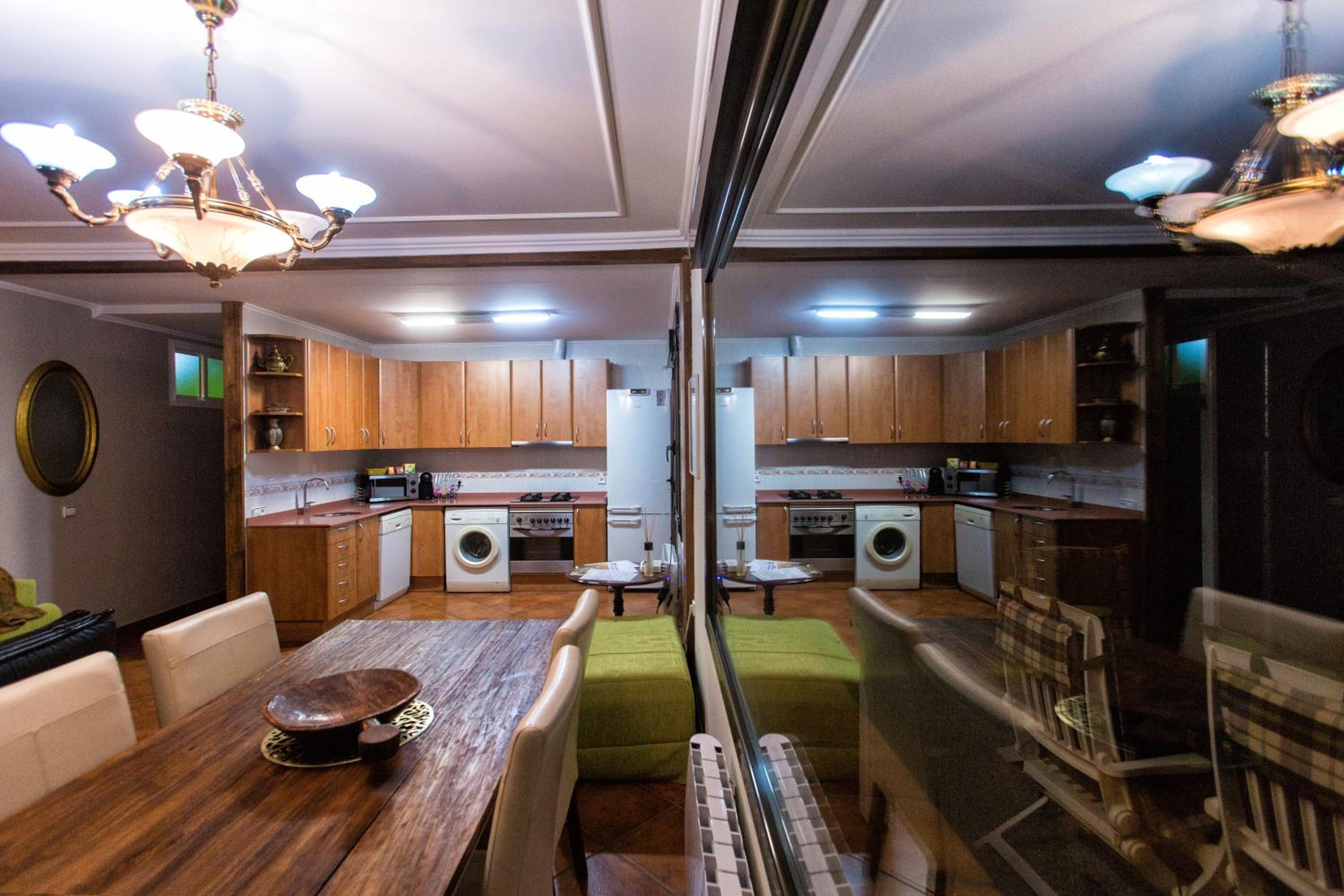 Two-Bedroom House (2-6 Adults) - Photo 44
