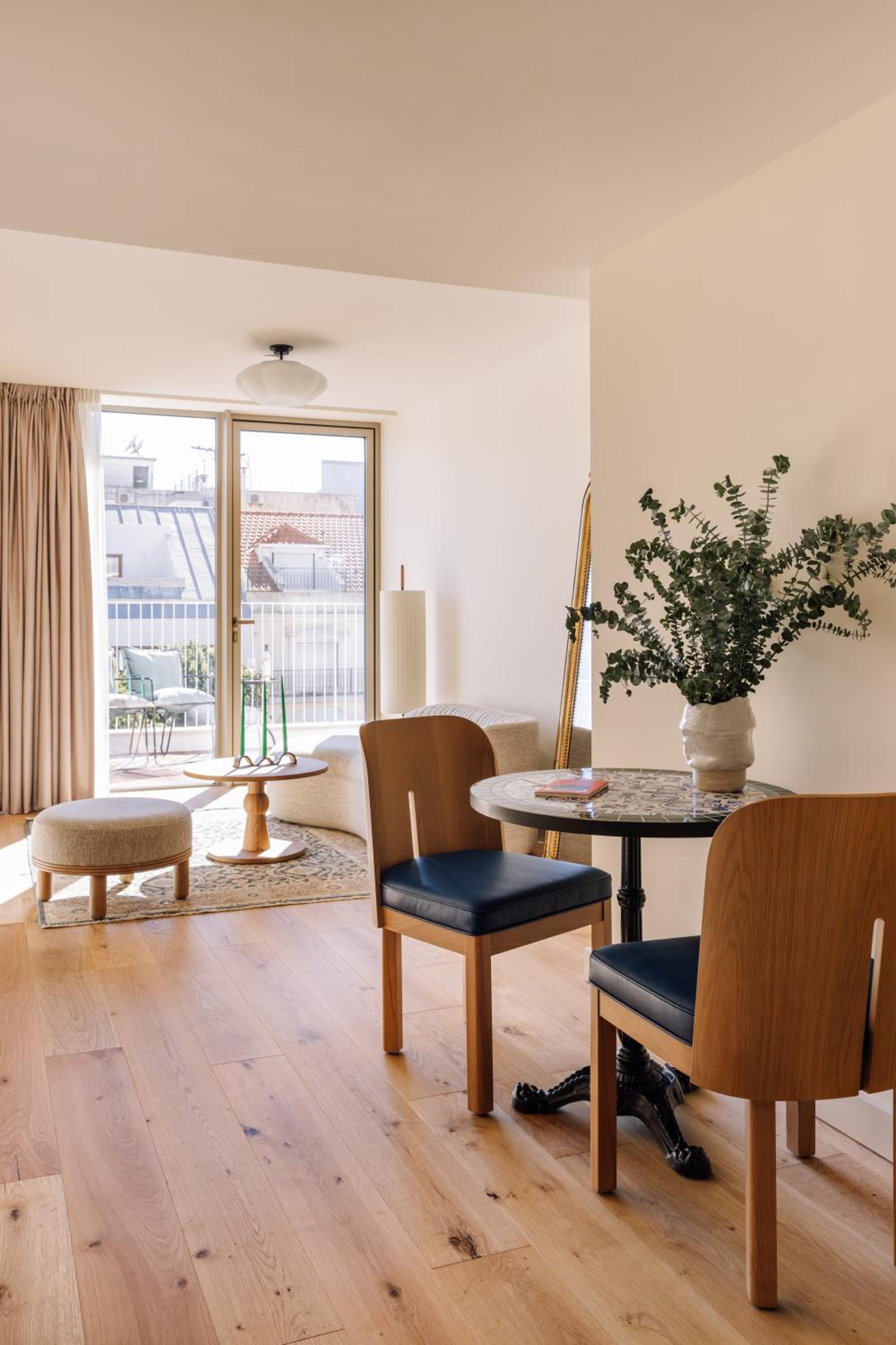 One Bedroom Apartment with Terrace - Photo 9