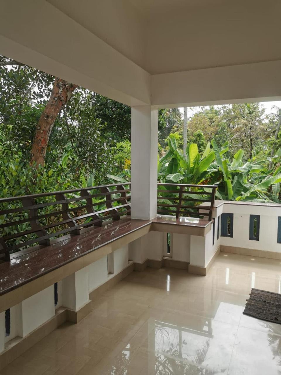 Villa photo 2