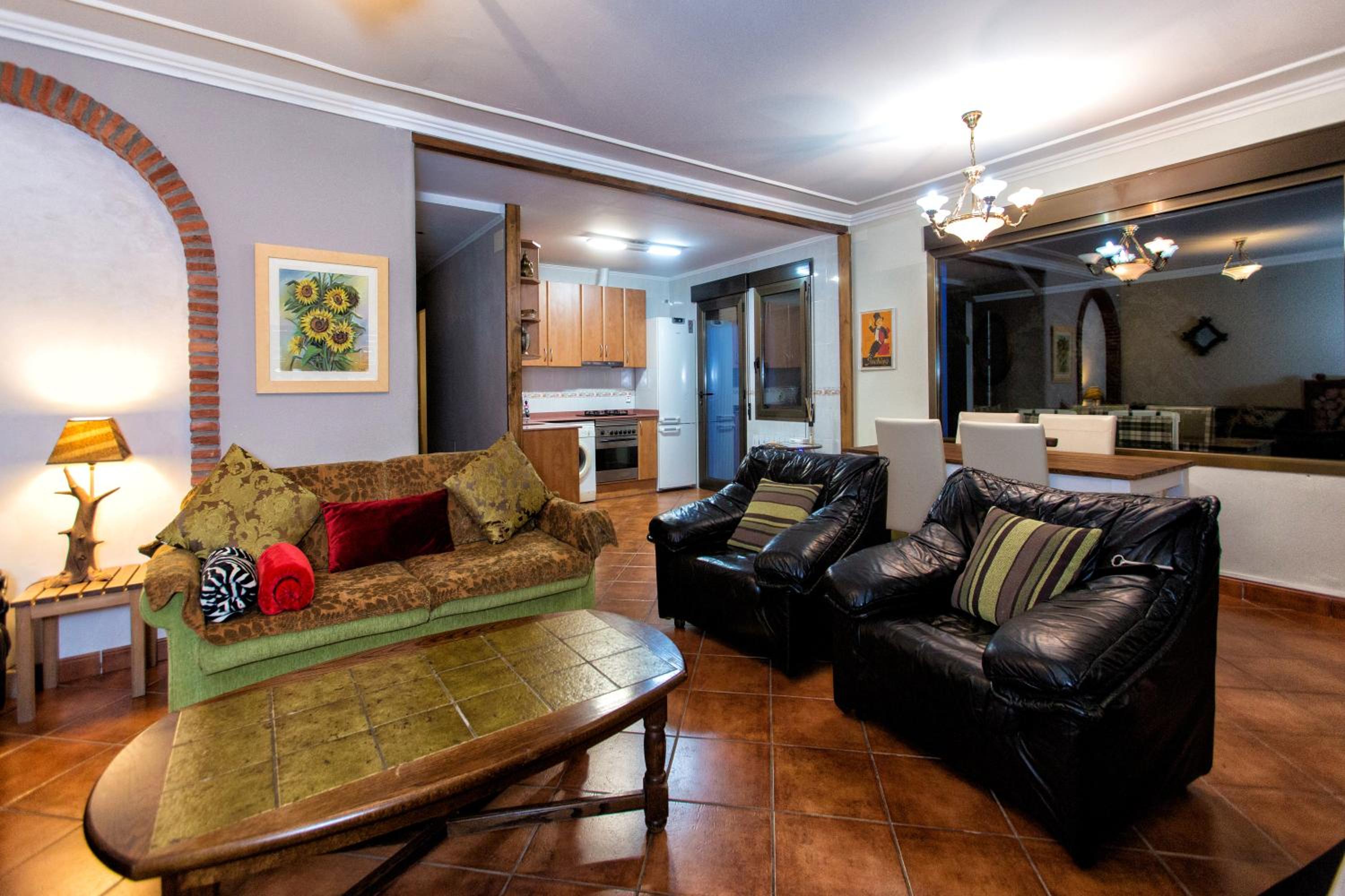 Two-Bedroom House (2-6 Adults) - Photo 68