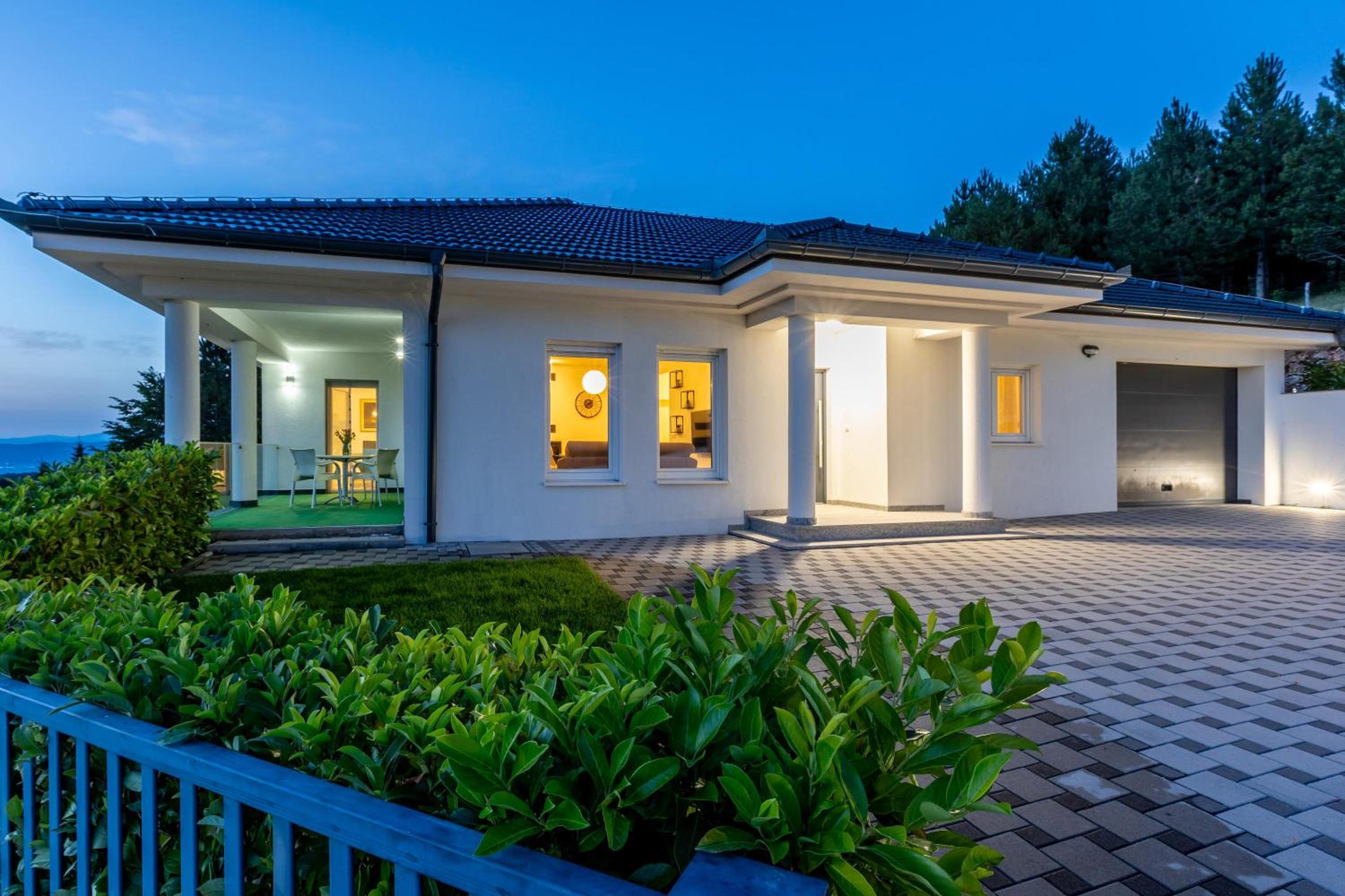 Villa photo 1