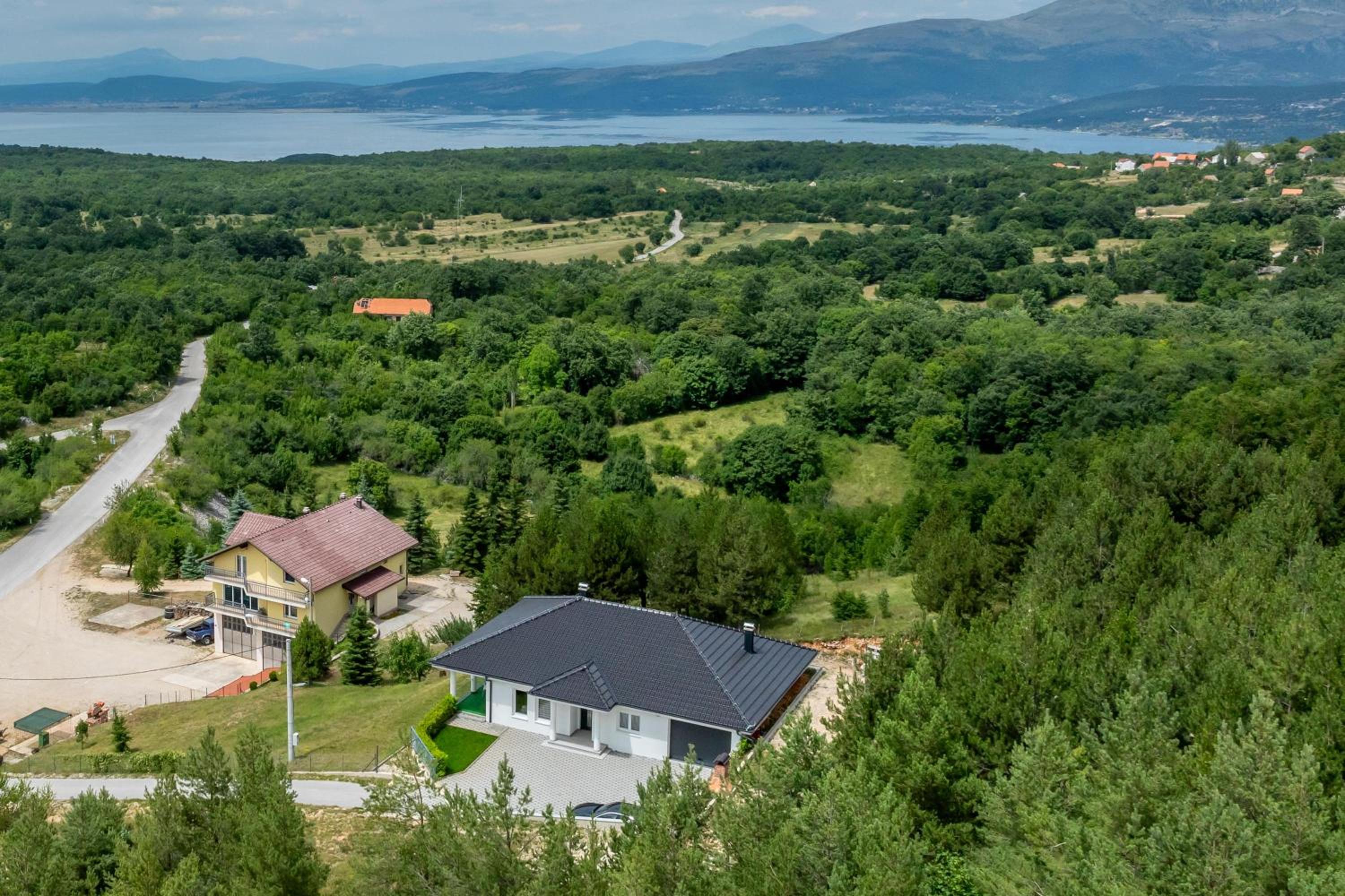 Villa photo 3