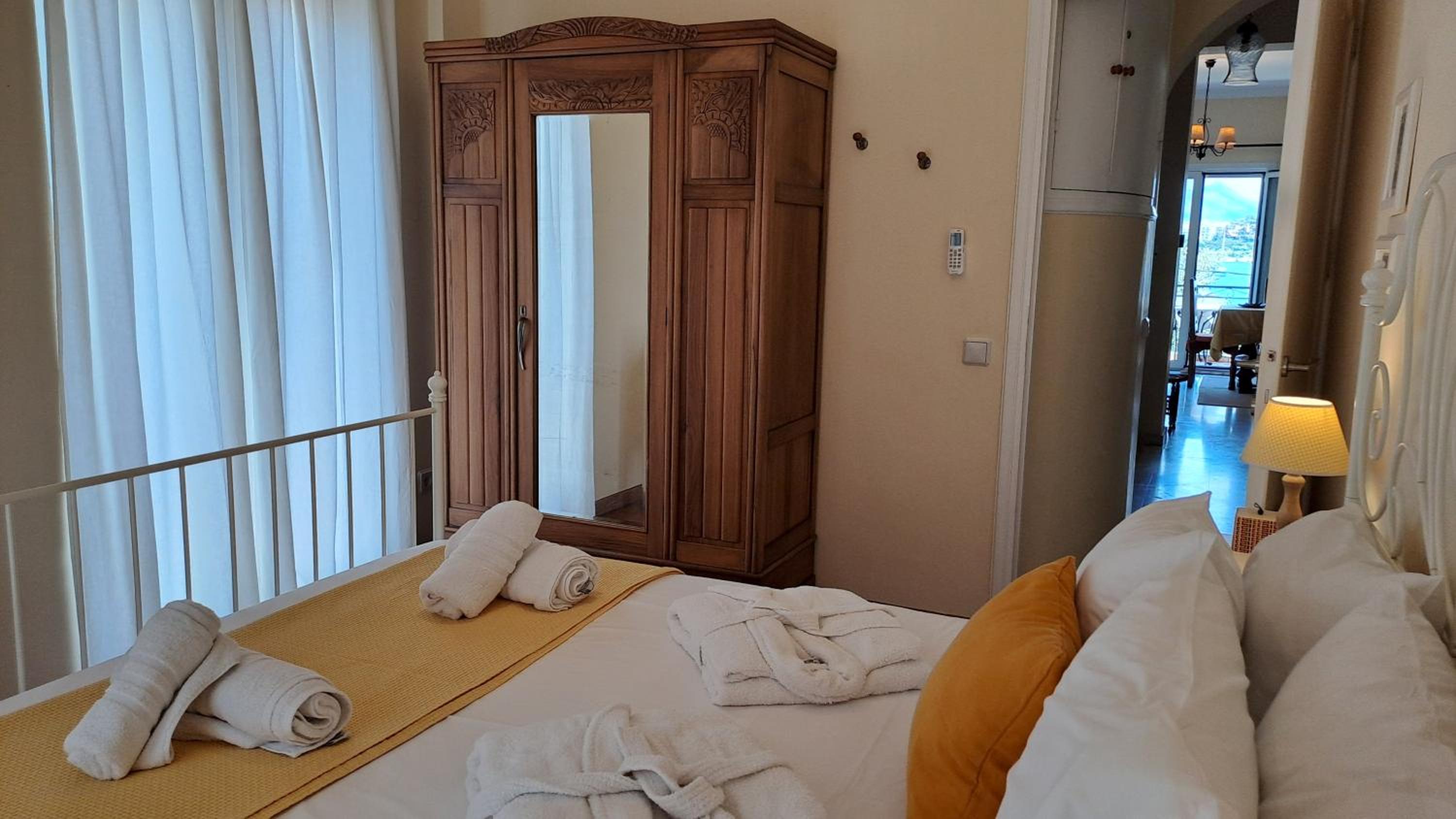 Deluxe Apartment - Split-Level