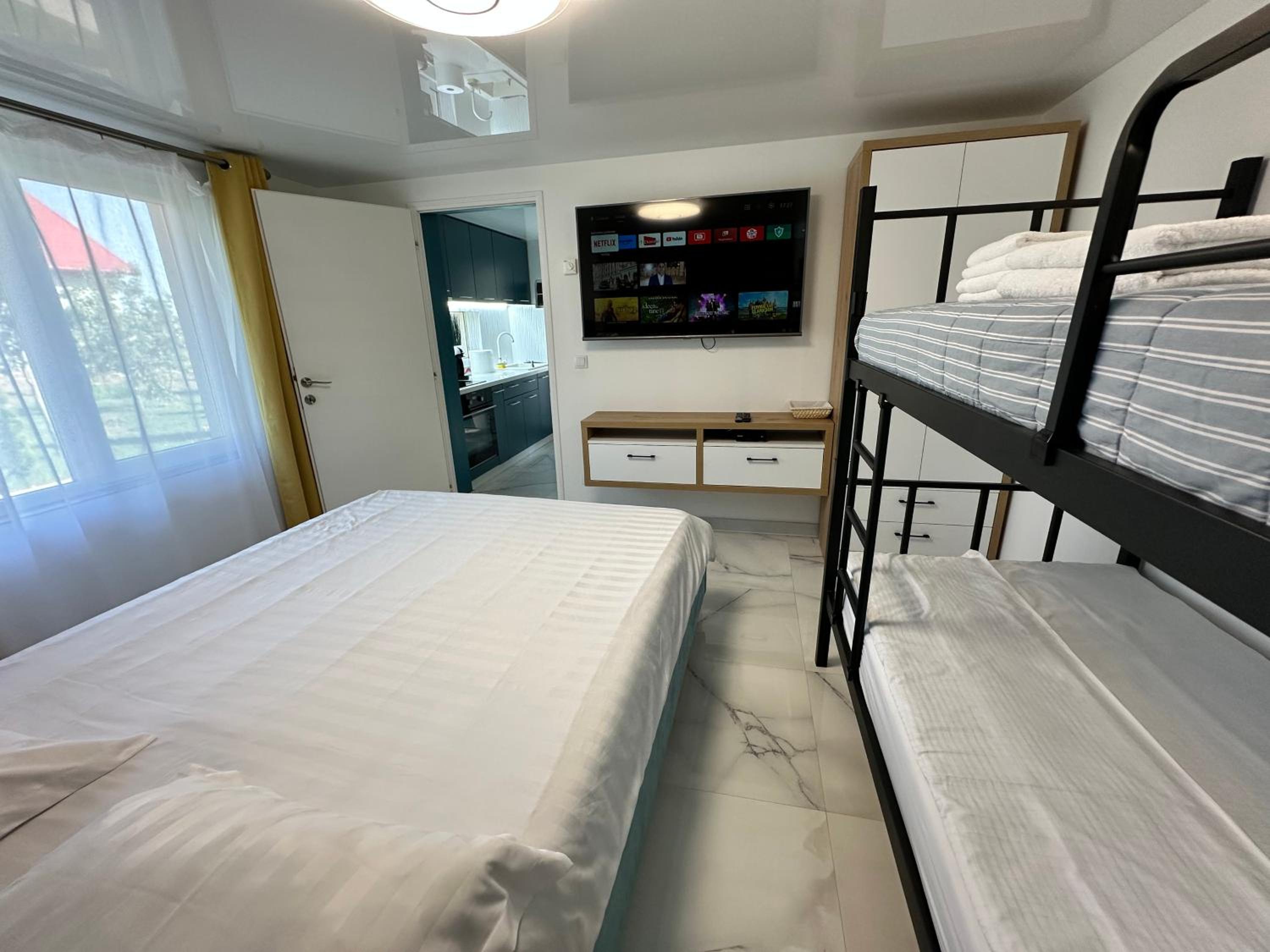 One-Bedroom House photo 1