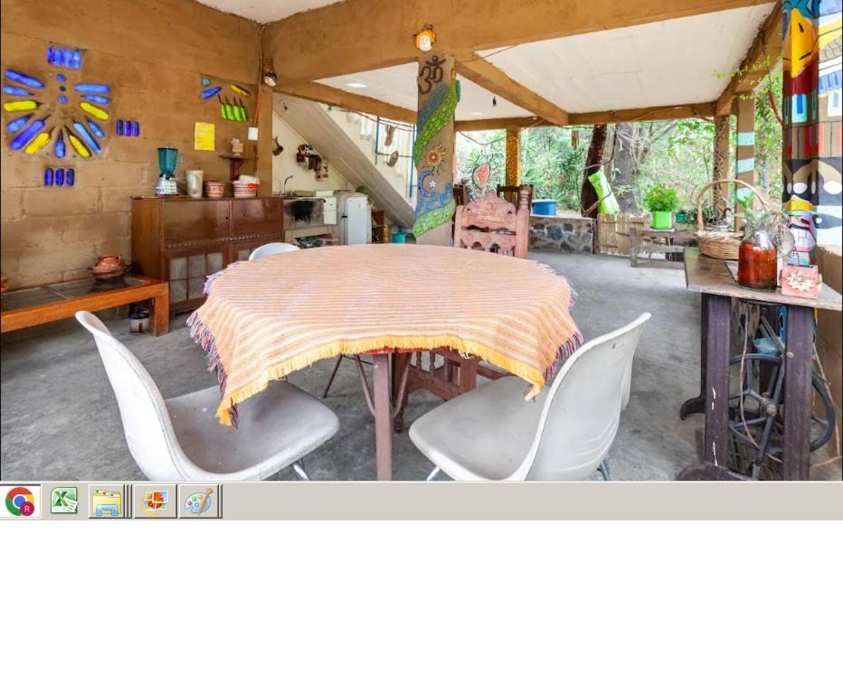 Economy Double Room - Photo 9