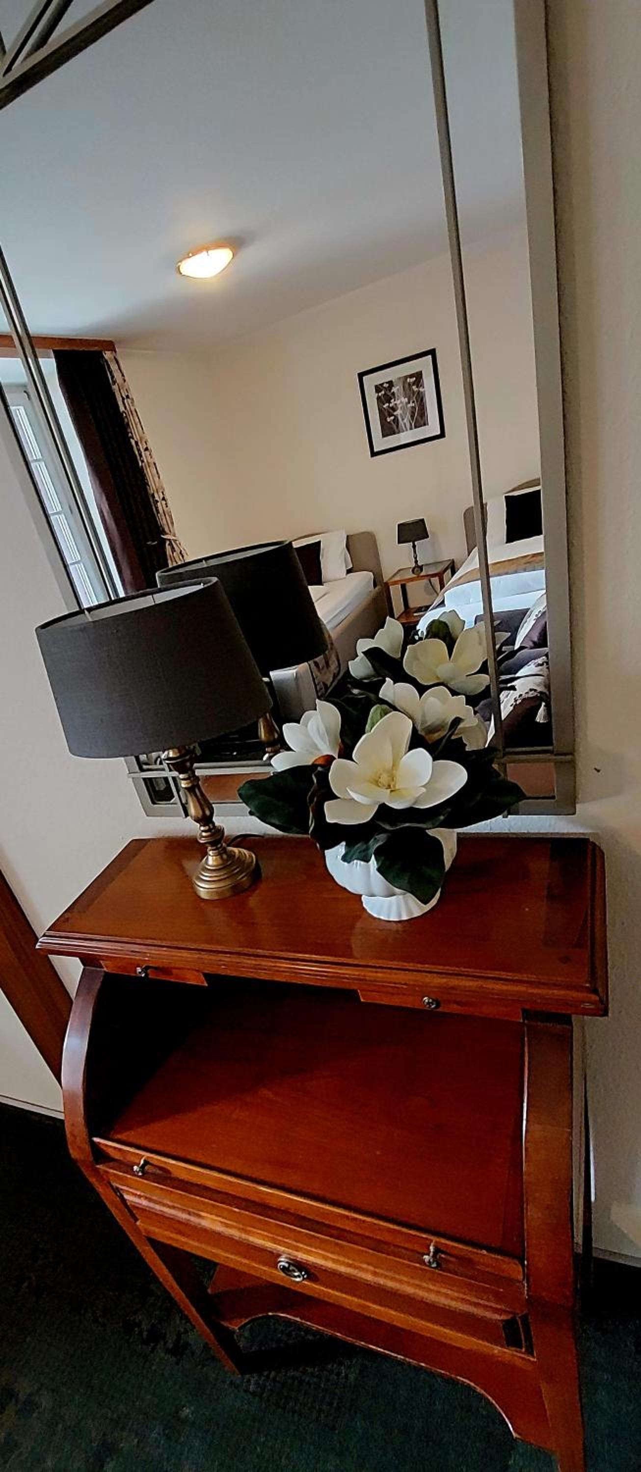 Twin Room with Private Bathroom photo 3