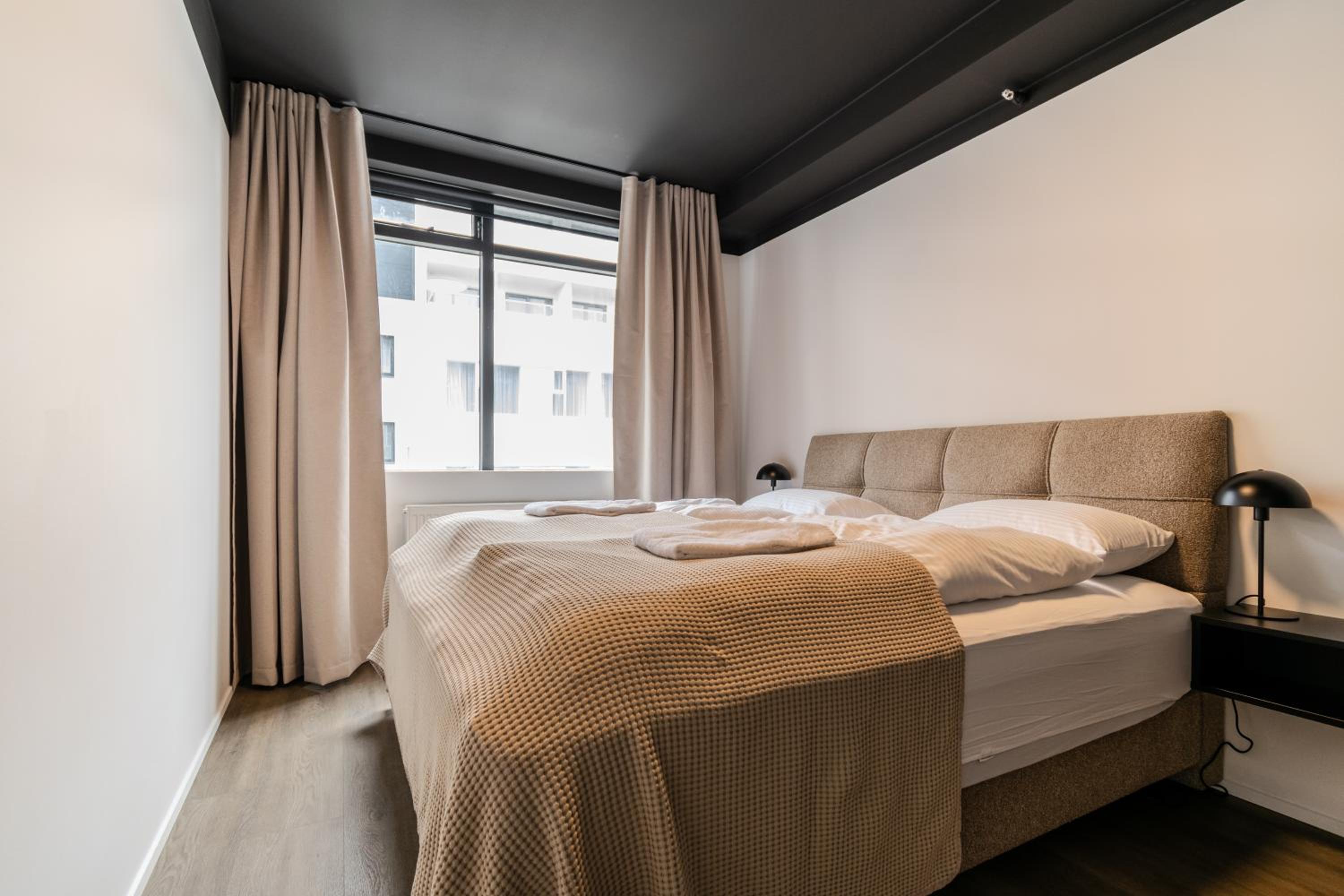 Two-Bedroom Apartment with Balcony photo 2