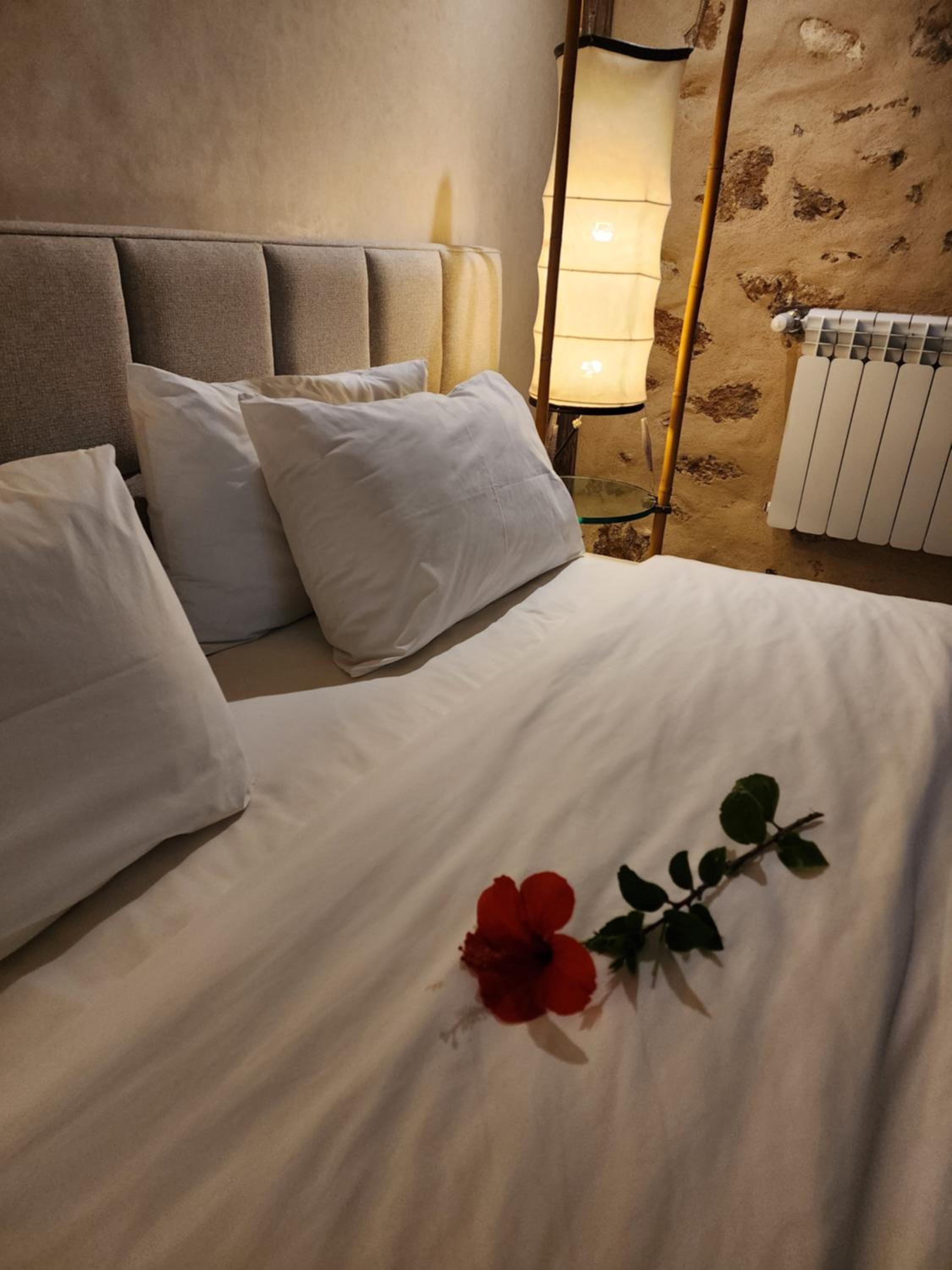 Budget Double Room - Photo 5