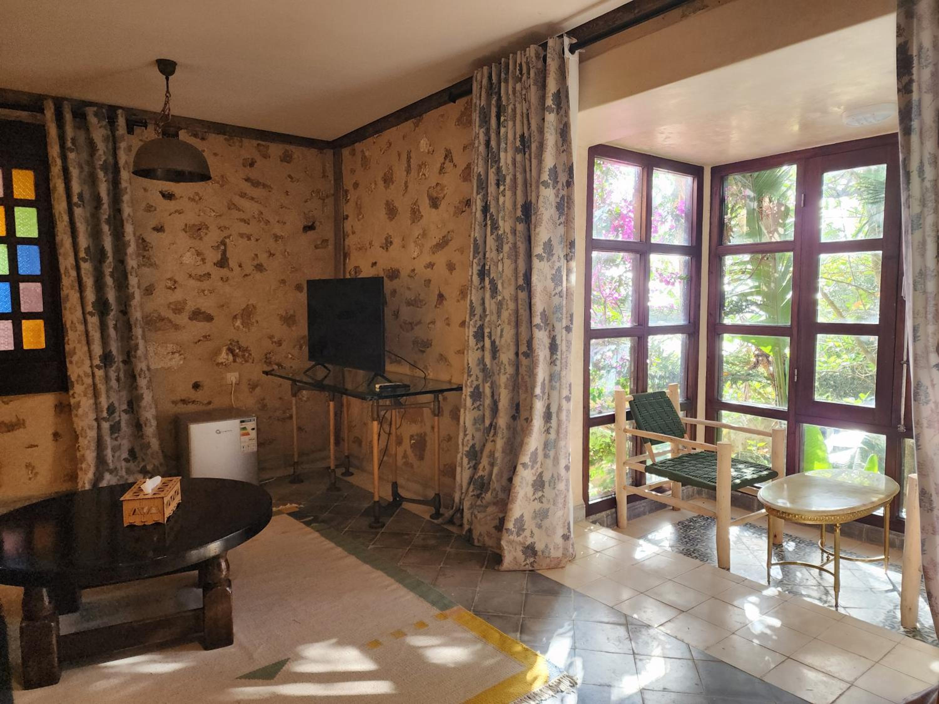 Budget Double Room - Photo 6