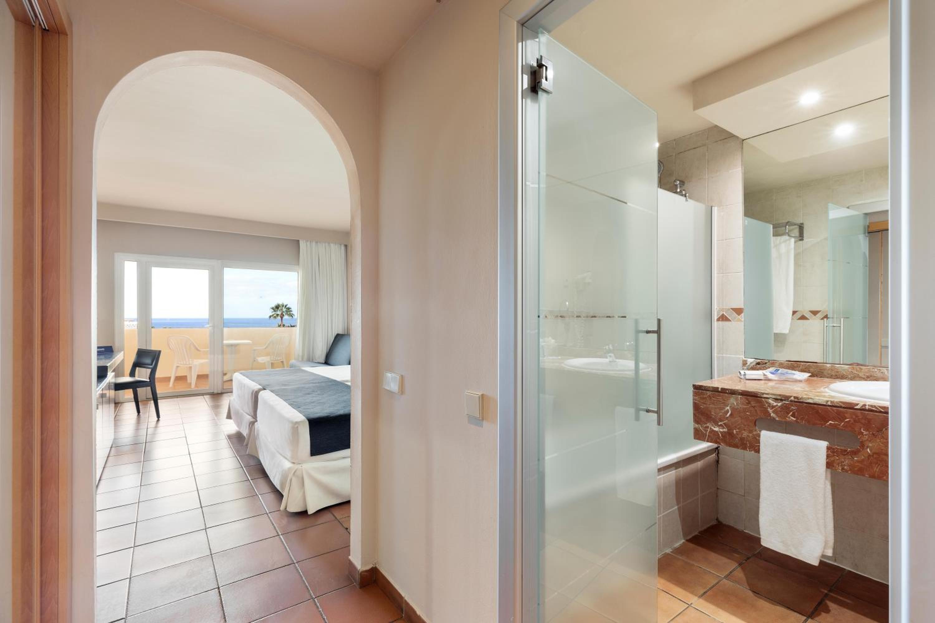 Double Room with Balcony photo 2