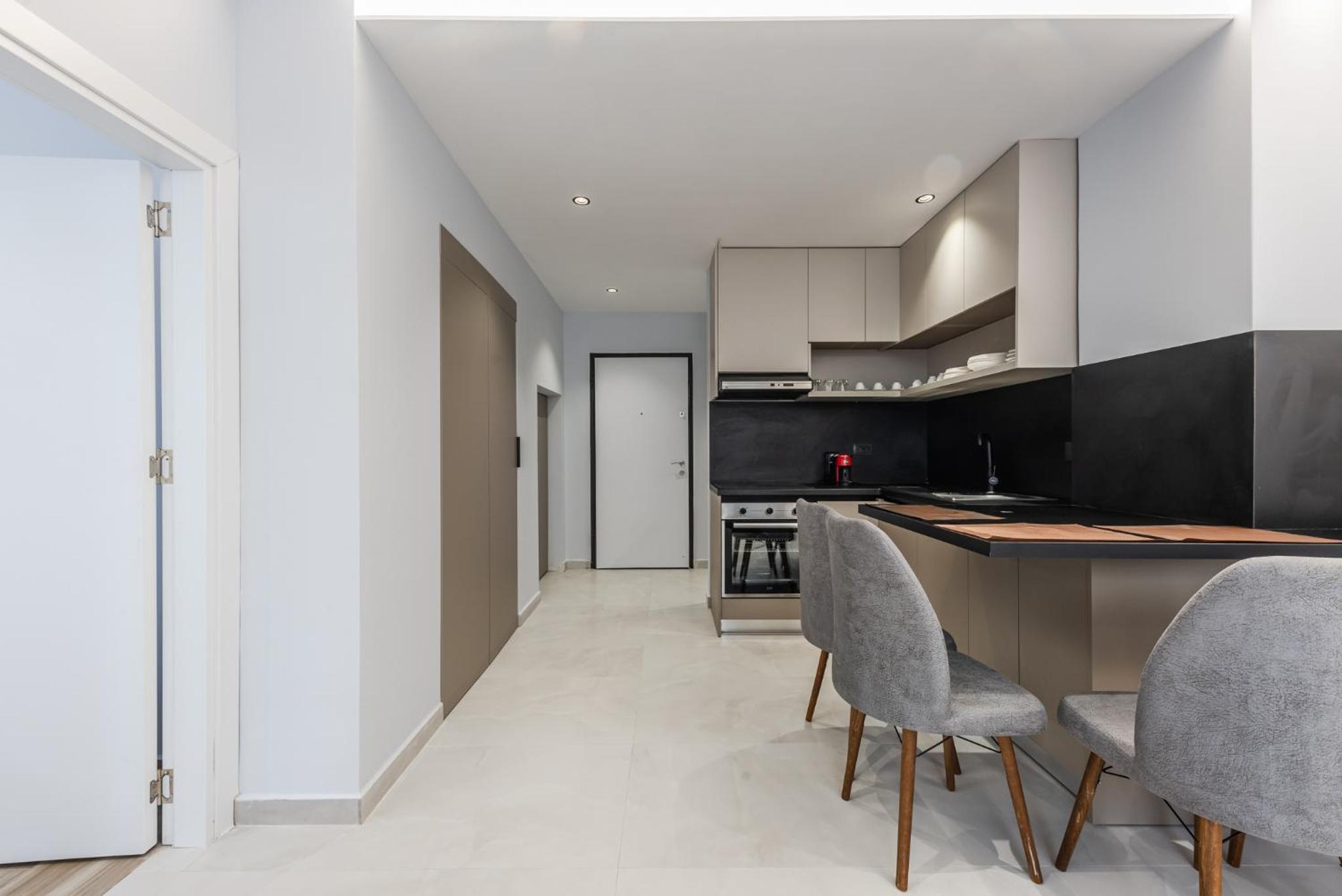 One-Bedroom Apartment photo 1