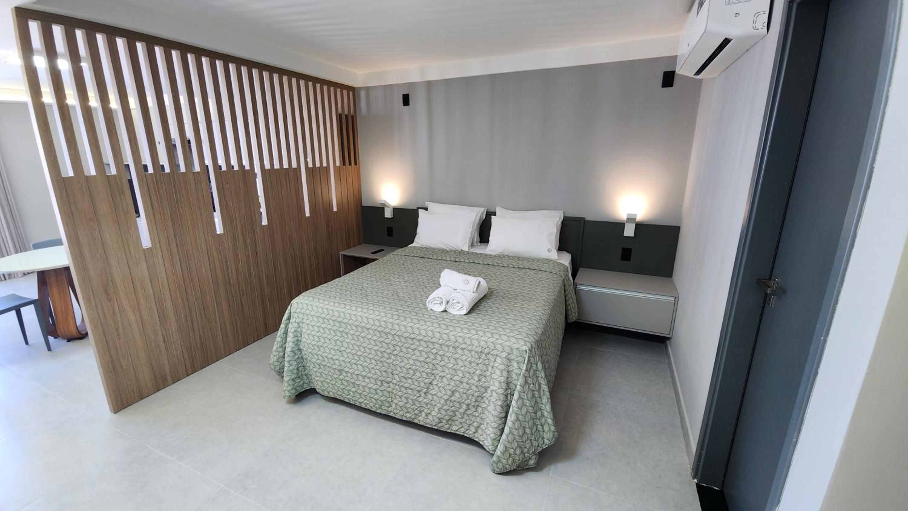 Studio Apartment with Queen Bed