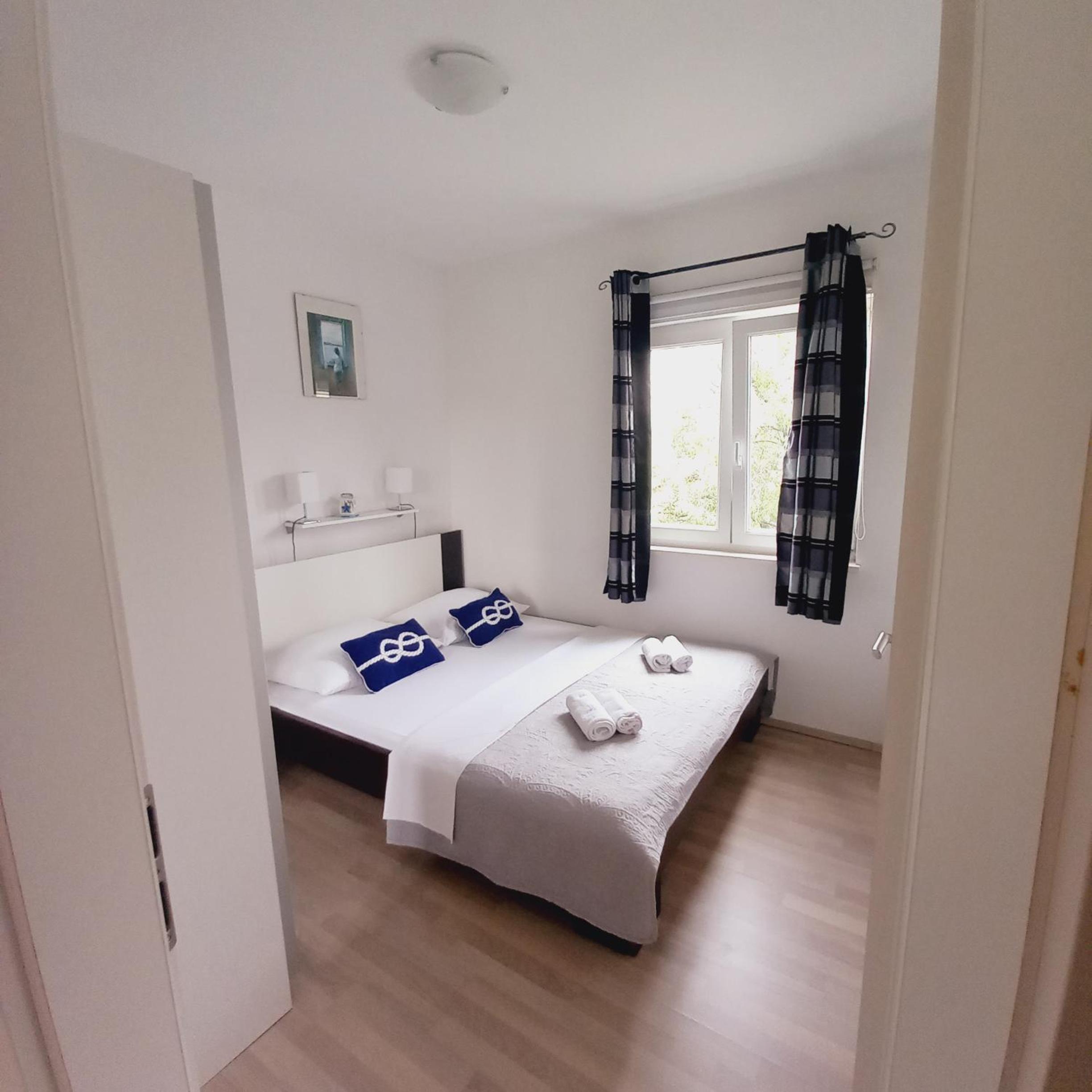 One-Bedroom Apartment with Sea View