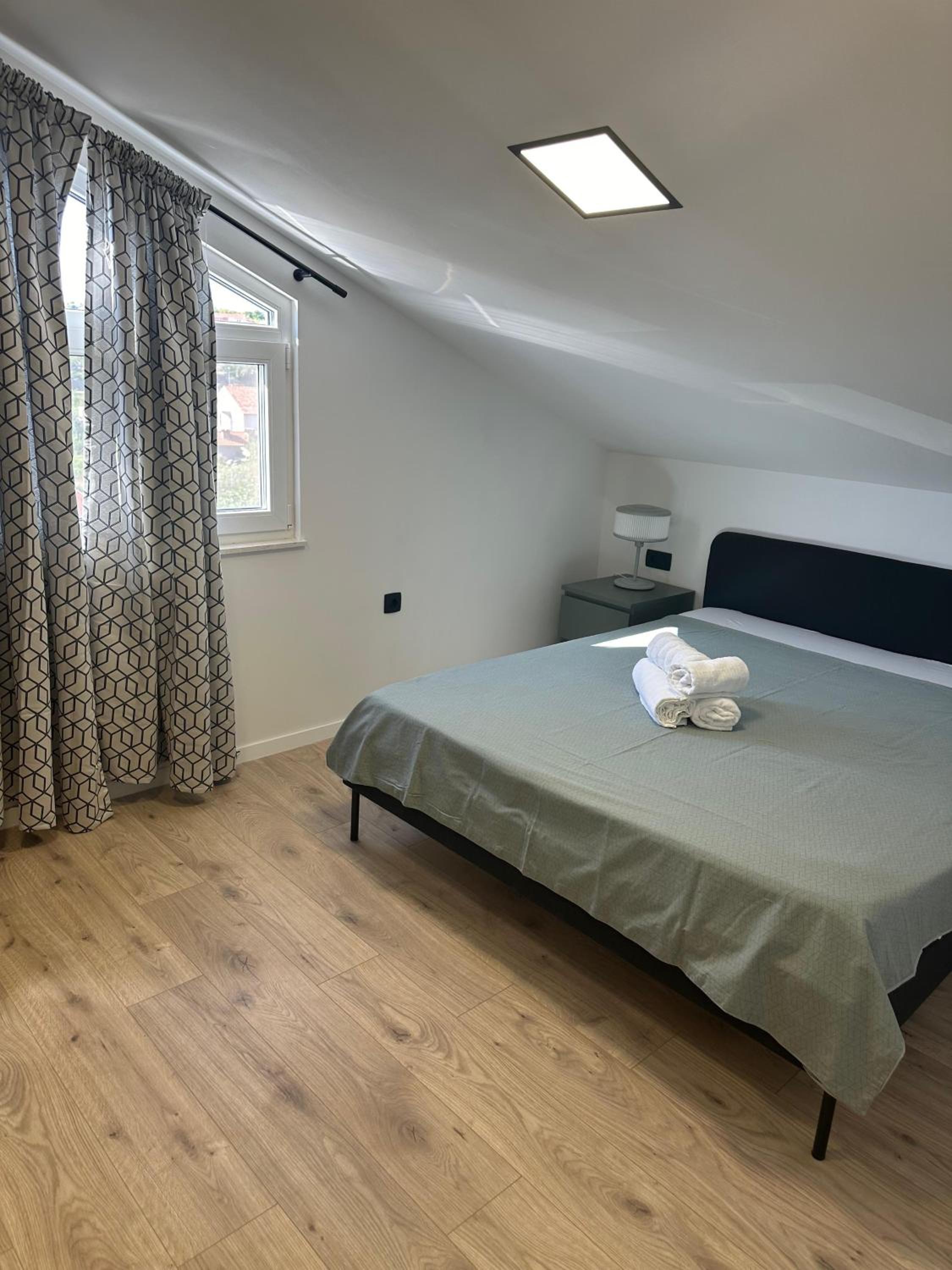 Deluxe One-Bedroom Apartment
