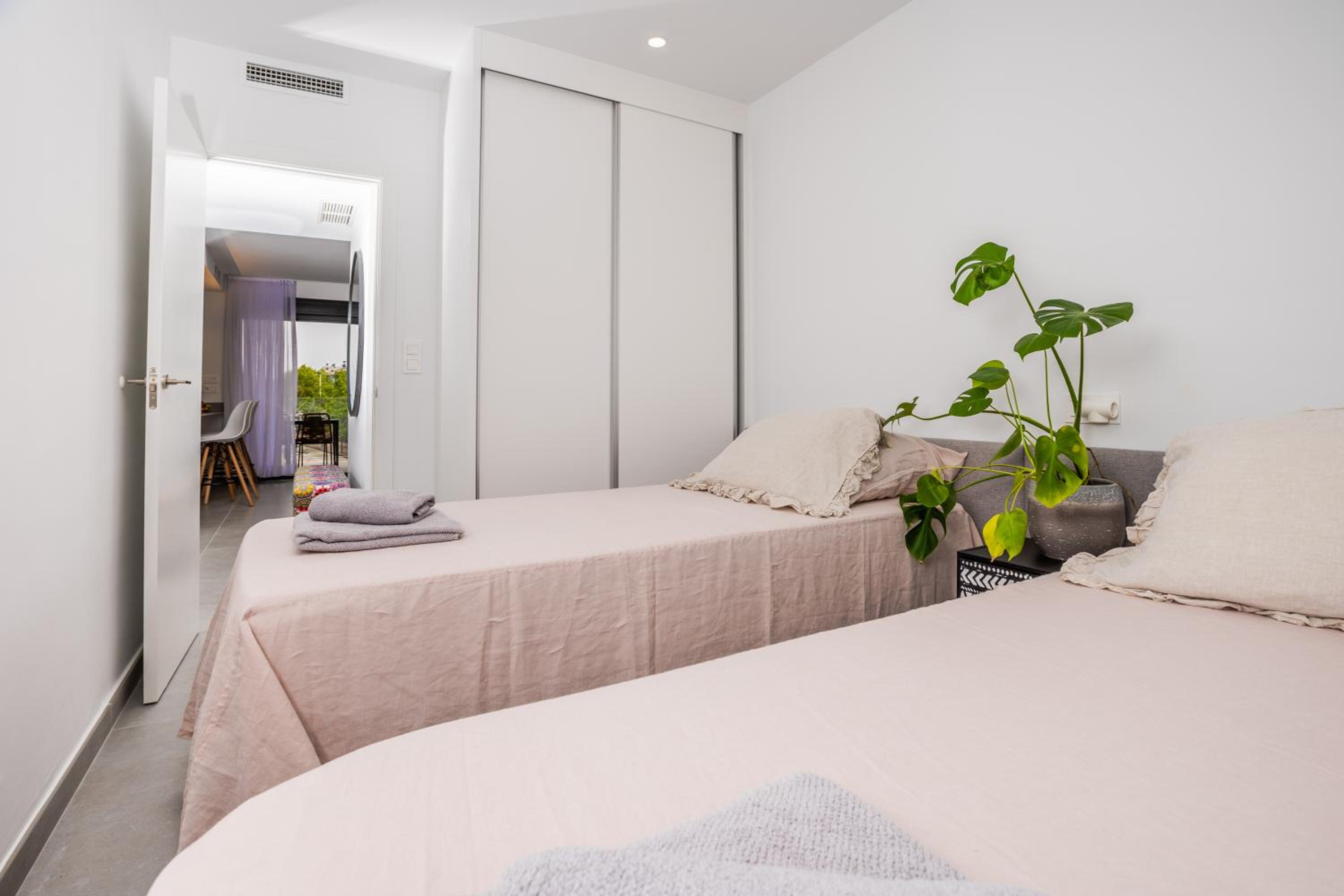 Apartamento Premium de Tres Habitaciones con Balcón