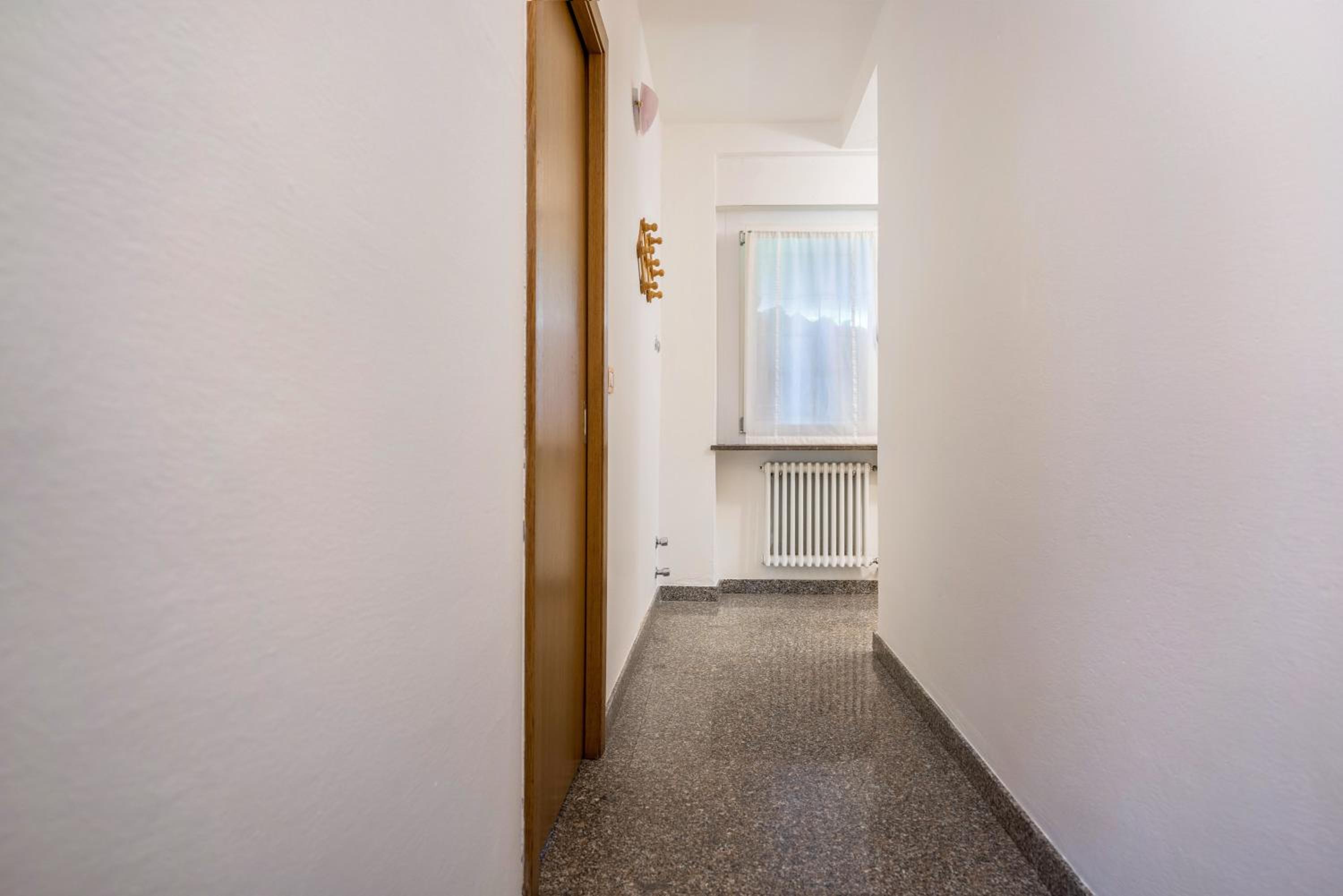One-Bedroom Apartment with Garden View photo 3