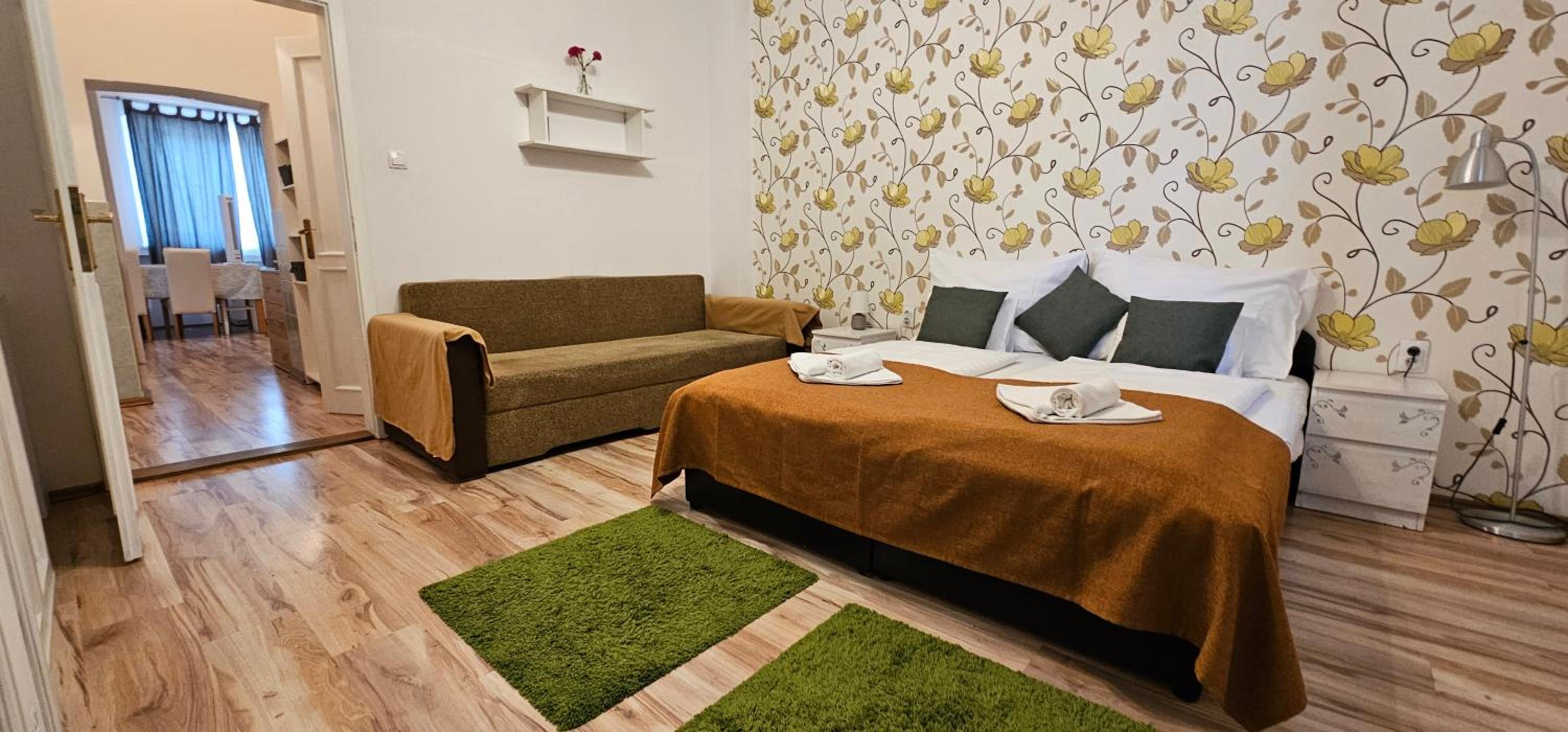 One-Bedroom Apartment photo 3