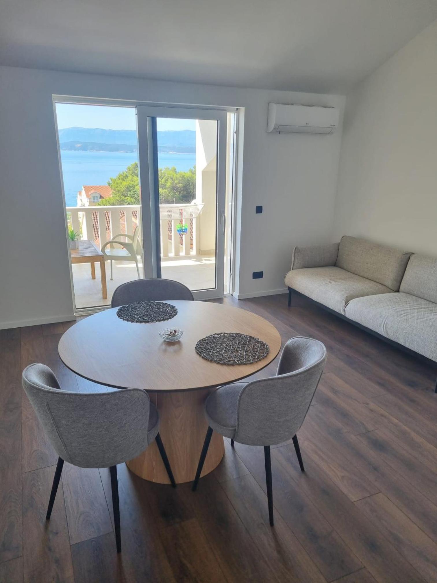 Deluxe One-Bedroom Apartment with Ocean View