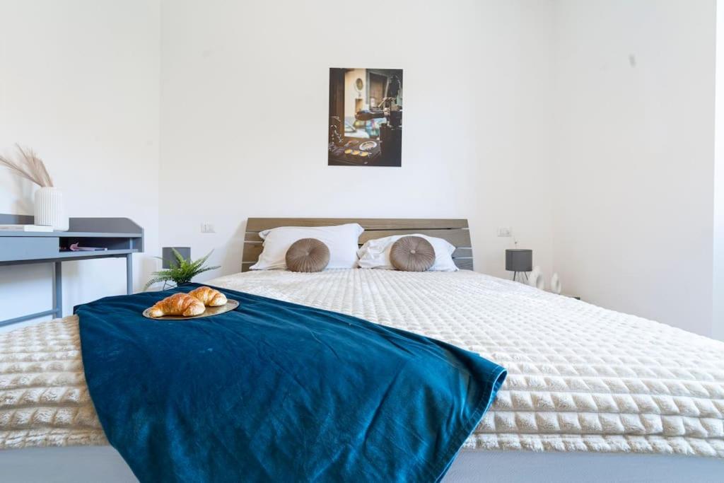 Studio Apartment with One Double Bed