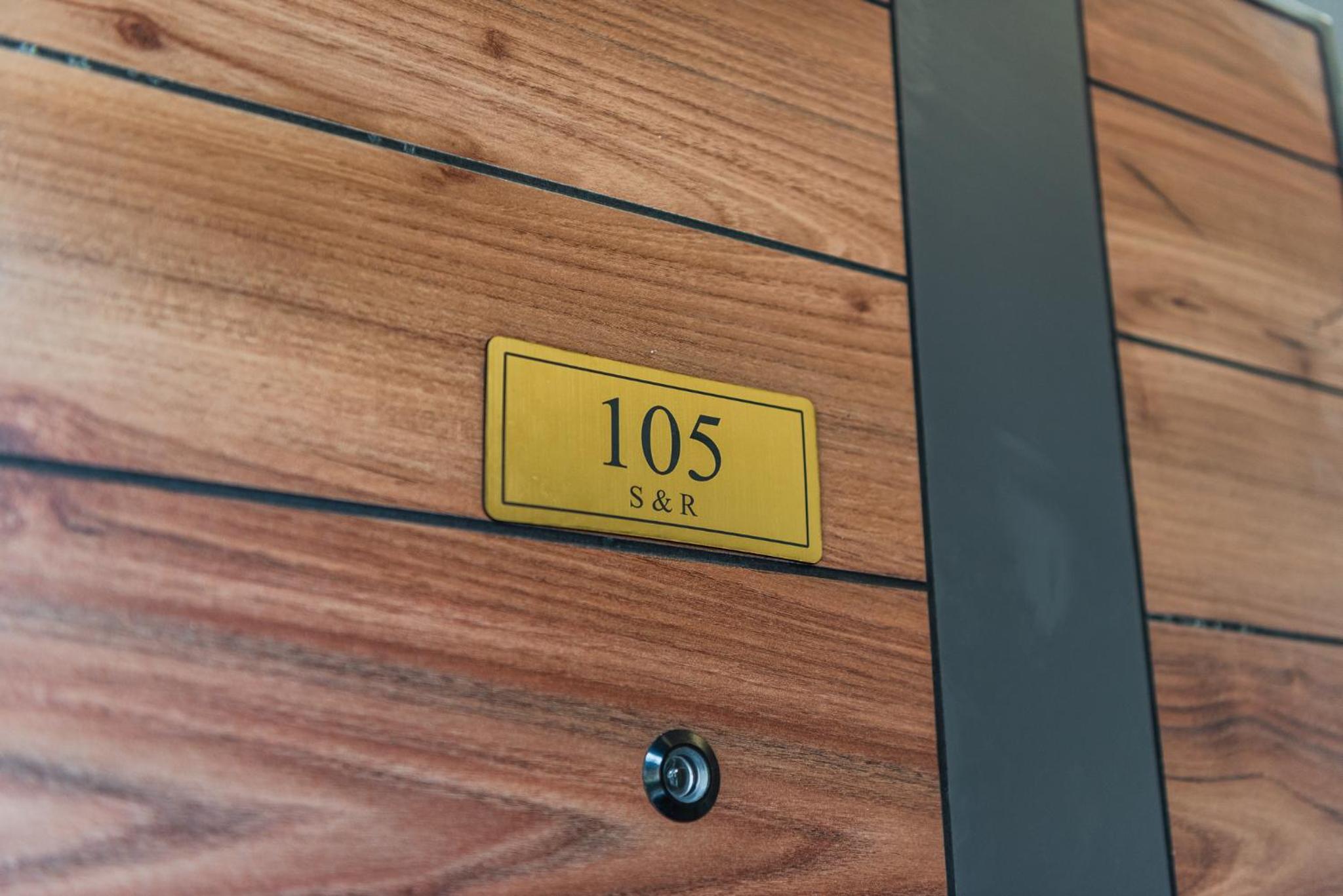 Studio Apartment with Balcony photo 1
