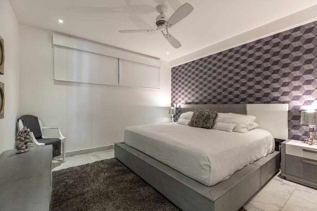 Two-Bedroom Apartment with Balcony and Sea View photo 1