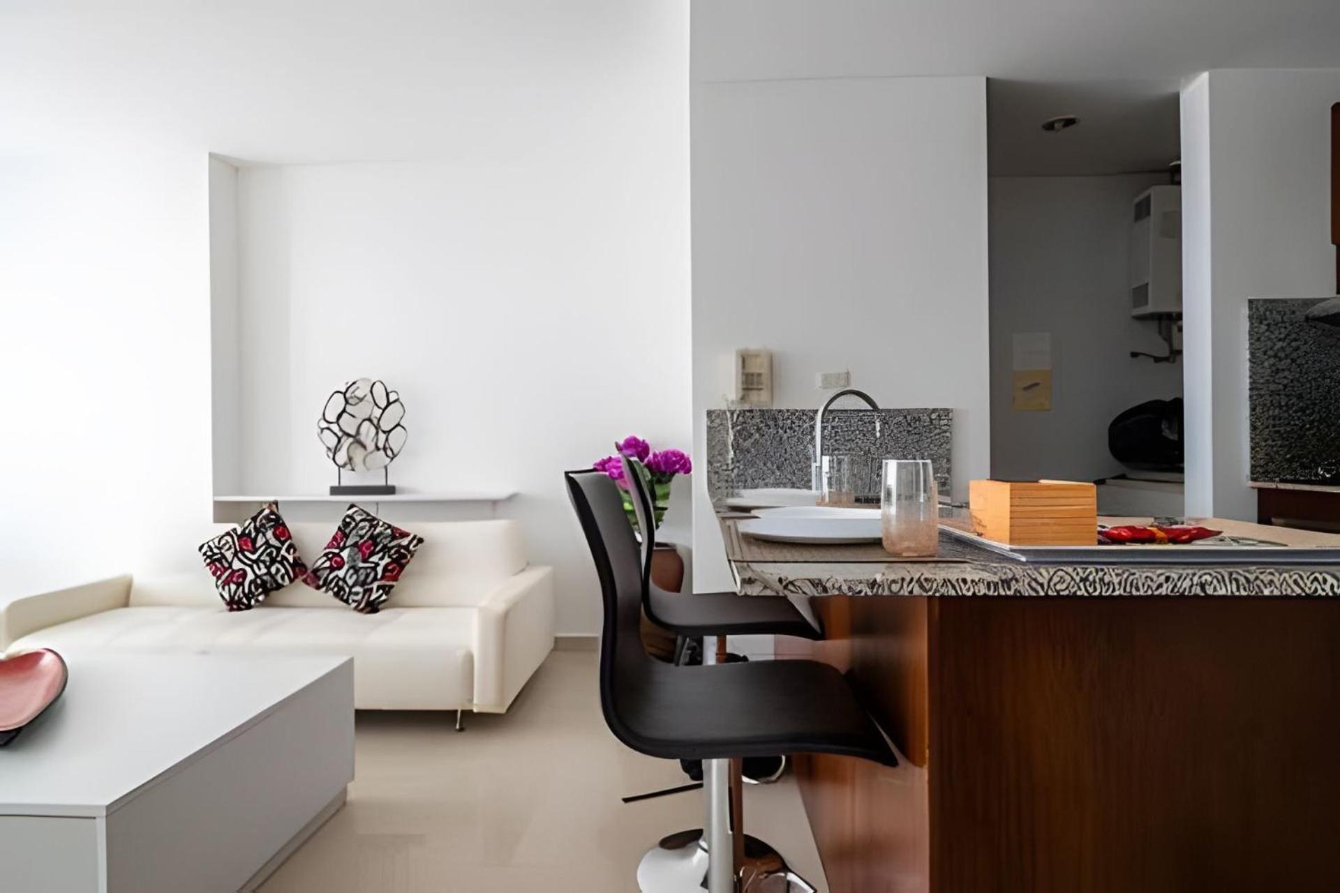 One-Bedroom Apartment photo 2