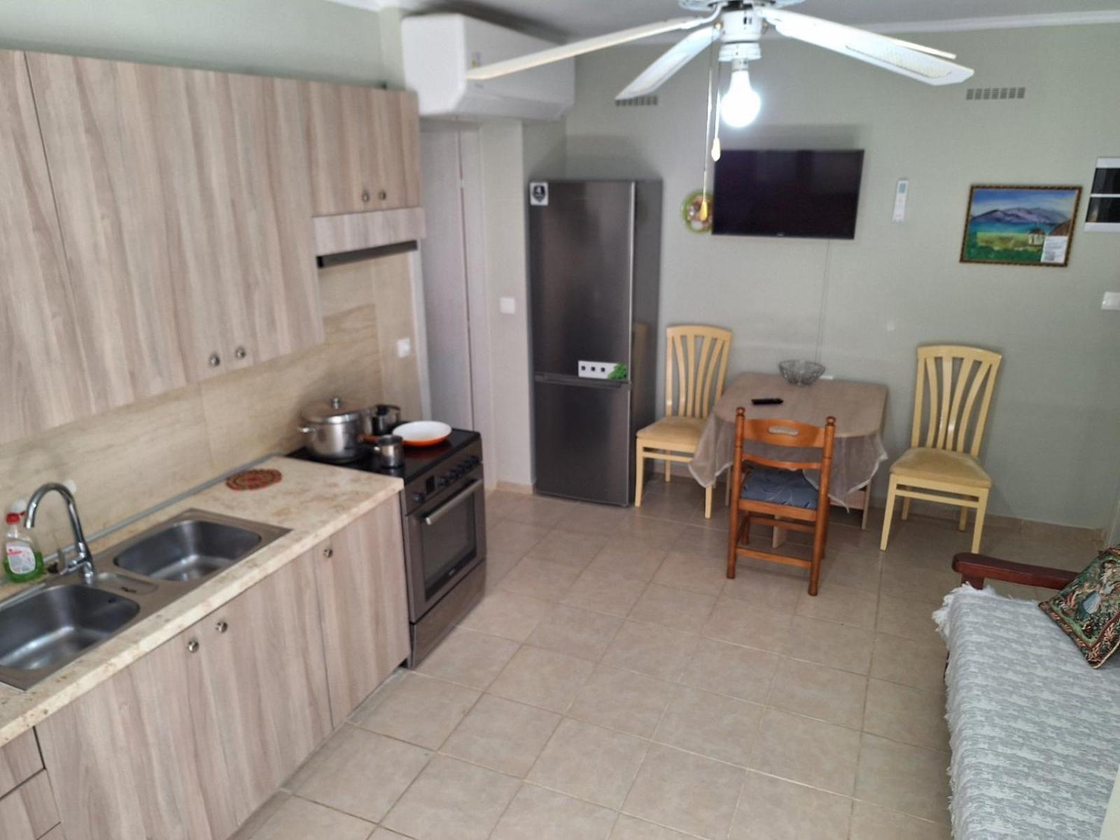 Deluxe Two-Bedroom Apartment with Garden View photo 2
