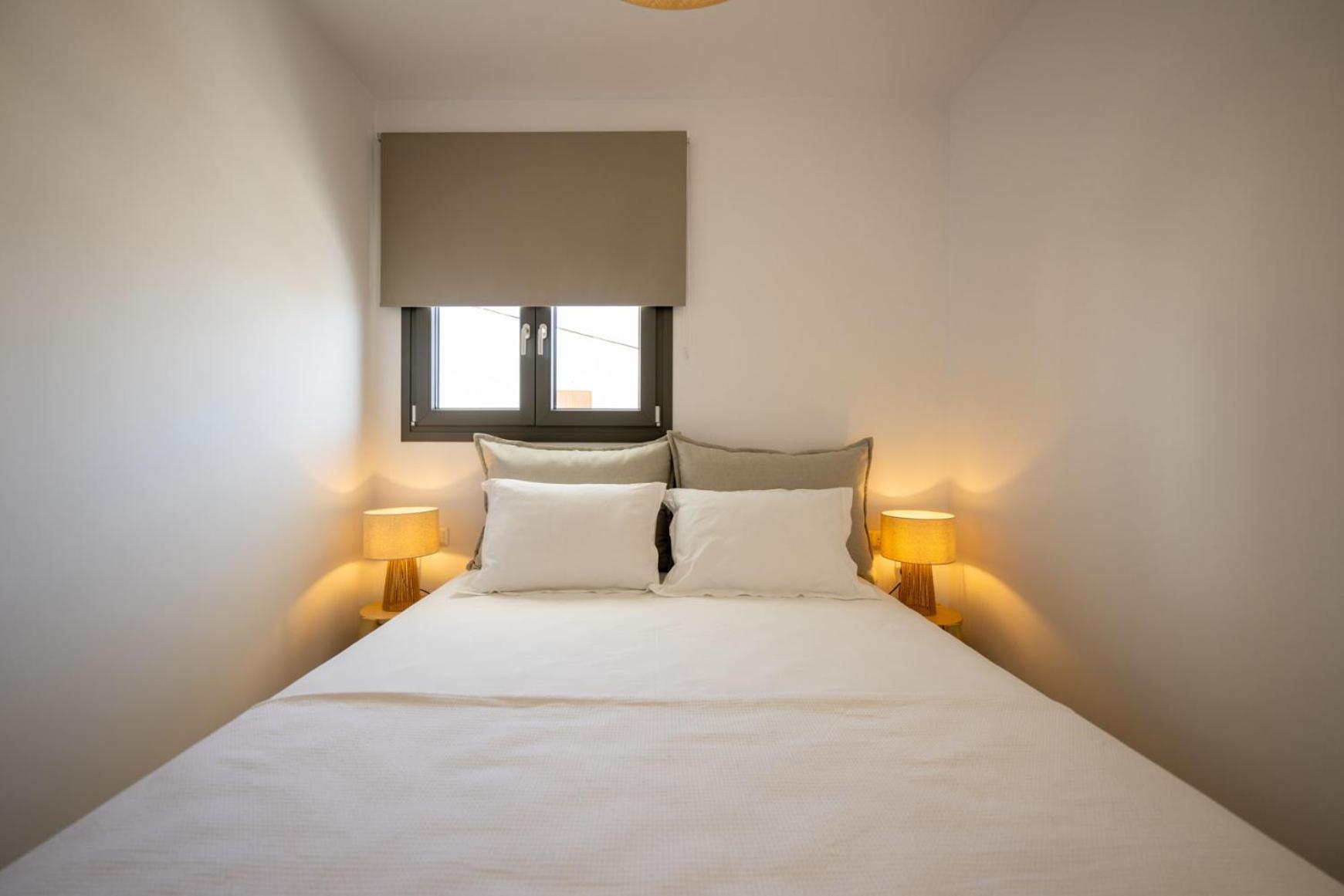 One-Bedroom Apartment with Balcony and City View photo 1
