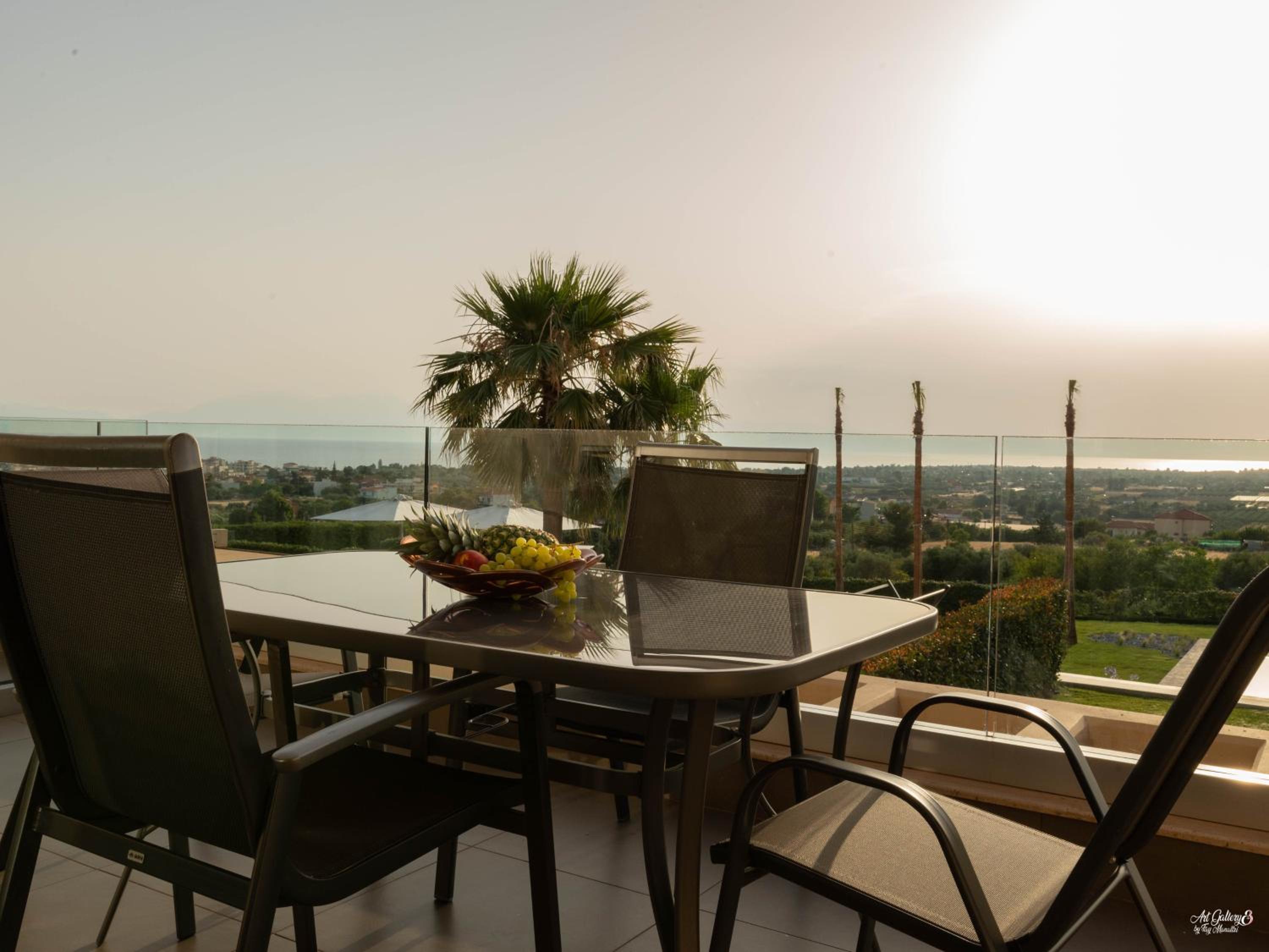 Deluxe Suite with Sea View photo 2