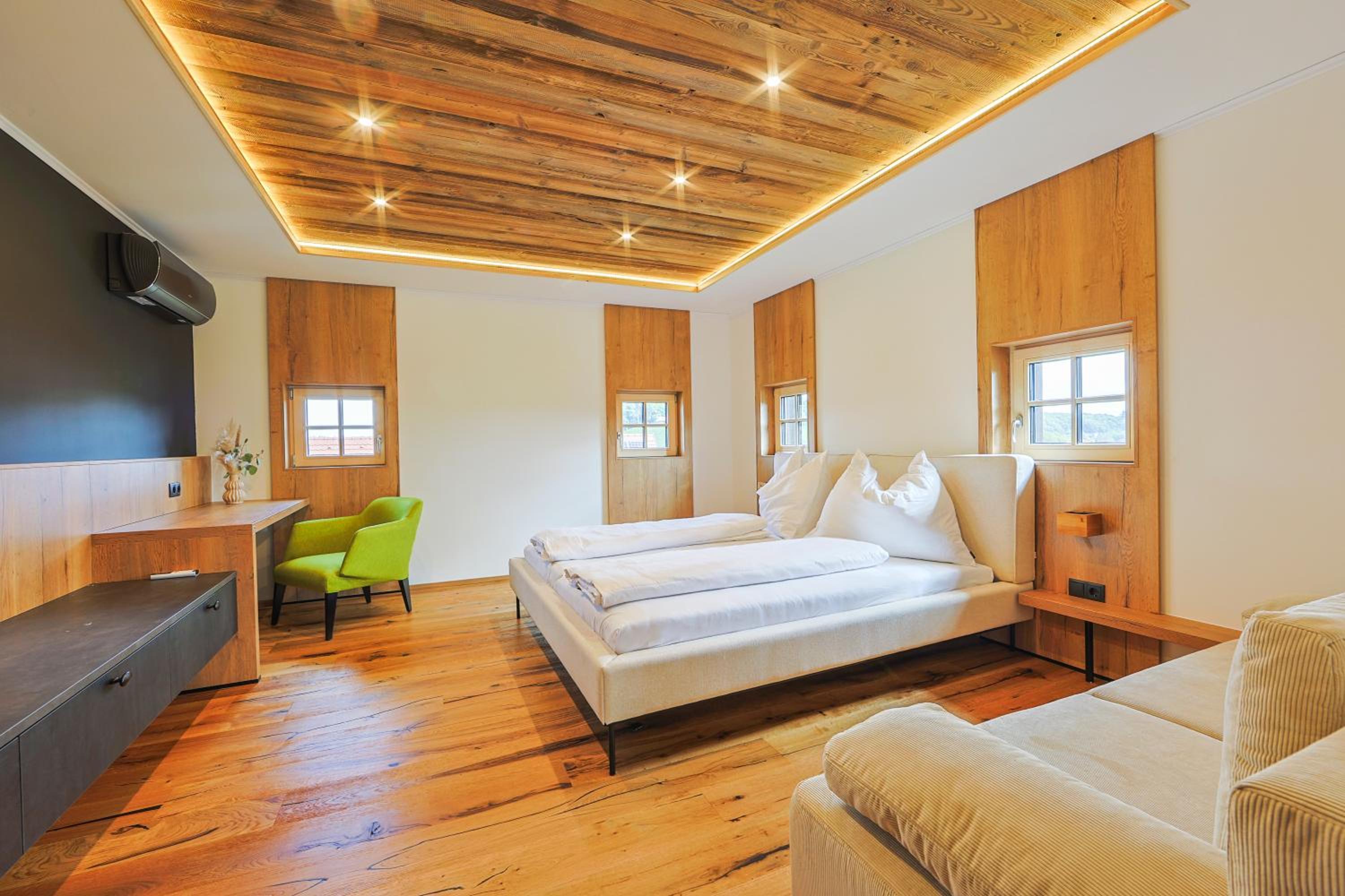 Two-Bedroom Chalet photo 3