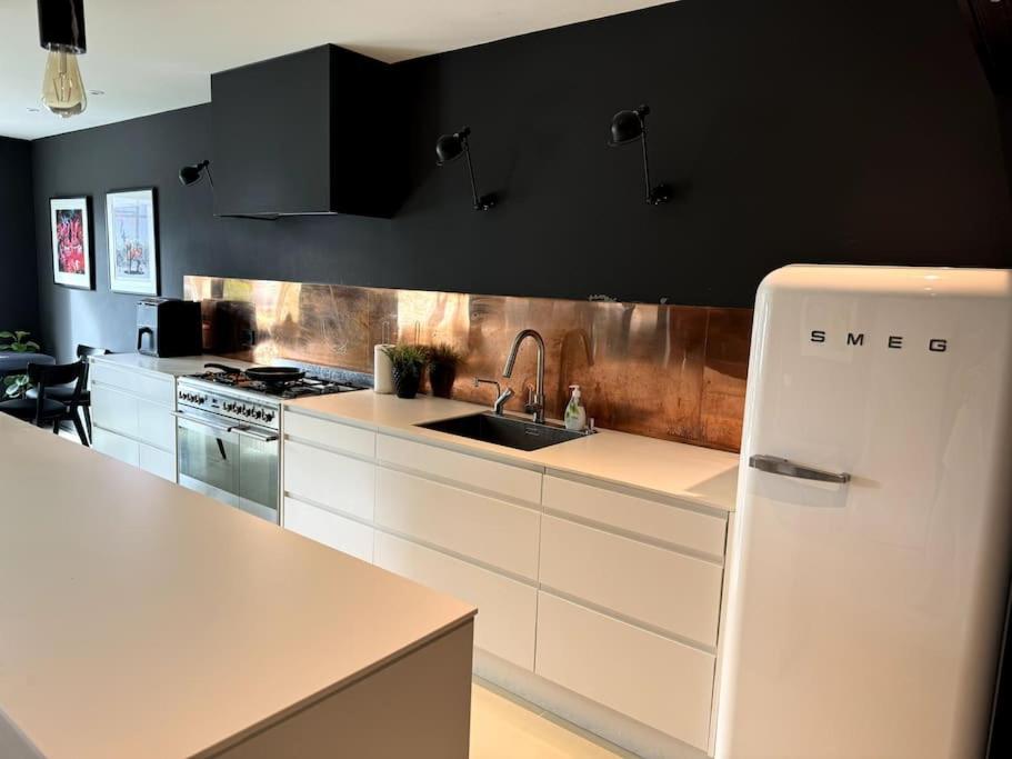 Apartment With Terrace photo 3