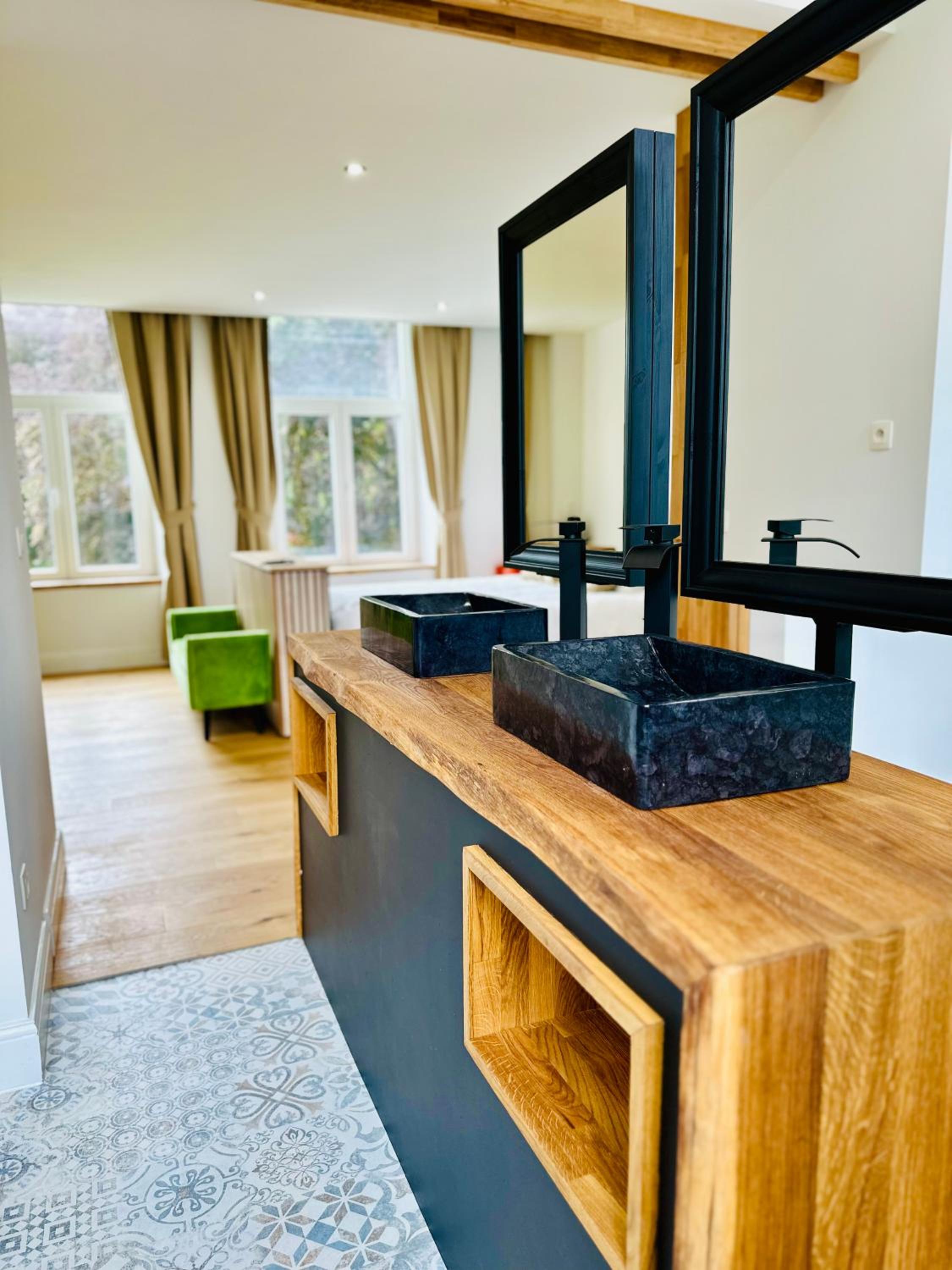 Deluxe Double Room with Bath photo 2
