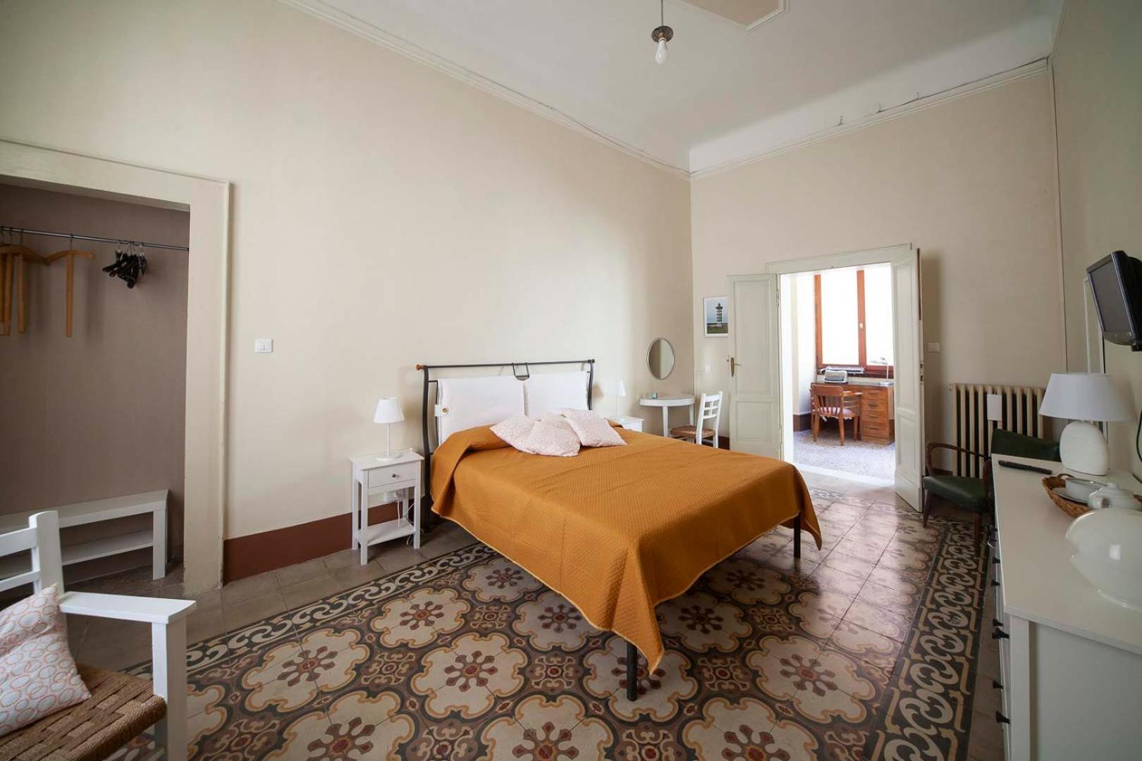 Standard King Room photo 2