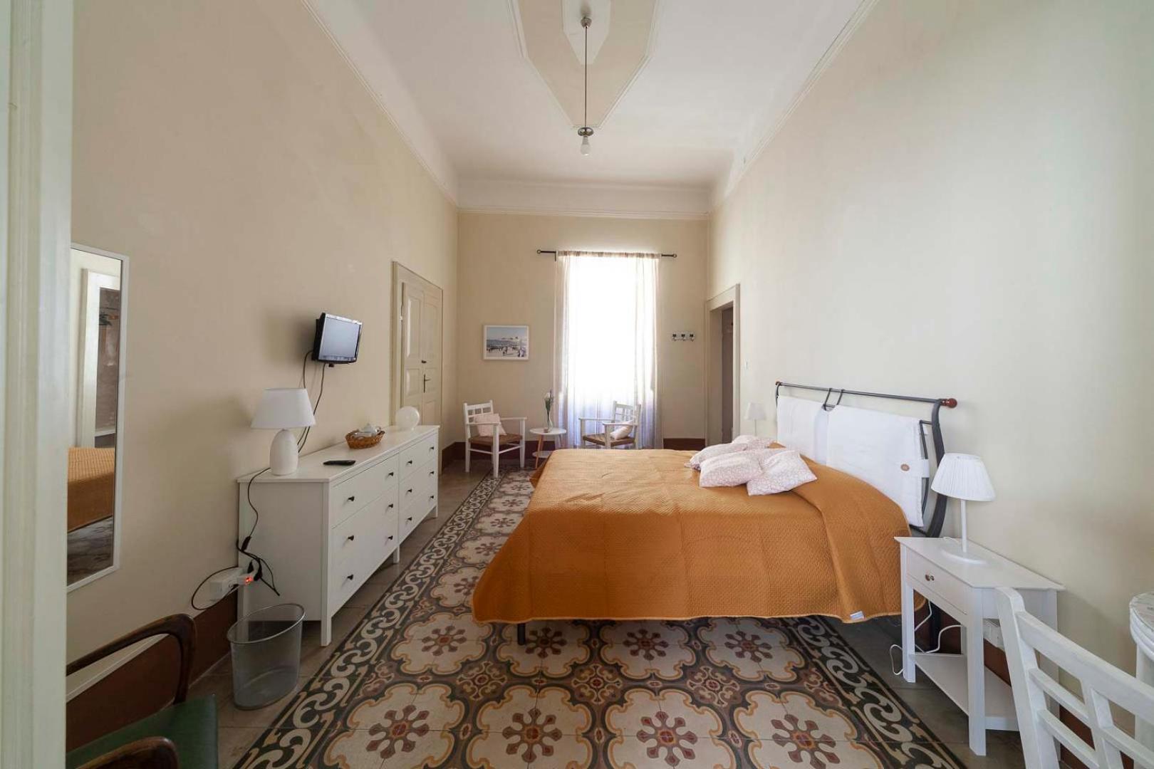 Standard King Room photo 3