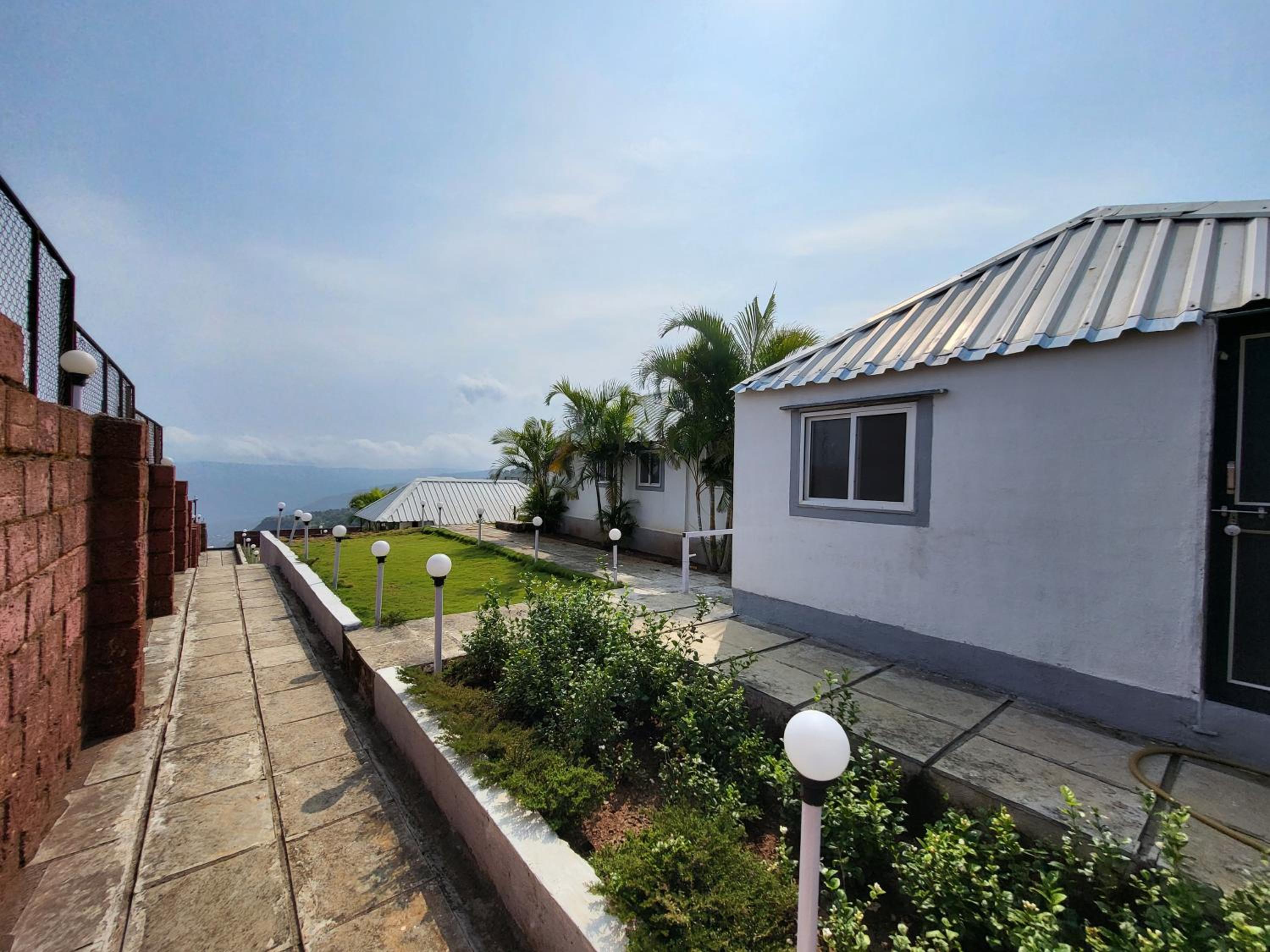 Three-Bedroom Villa photo 3