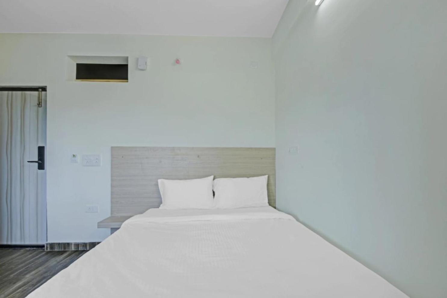 Standard Double Room With Fan - Photo 19