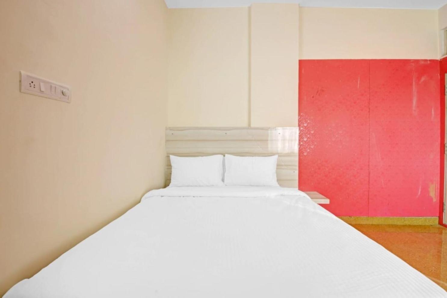 Standard Double Room With Fan - Photo 15