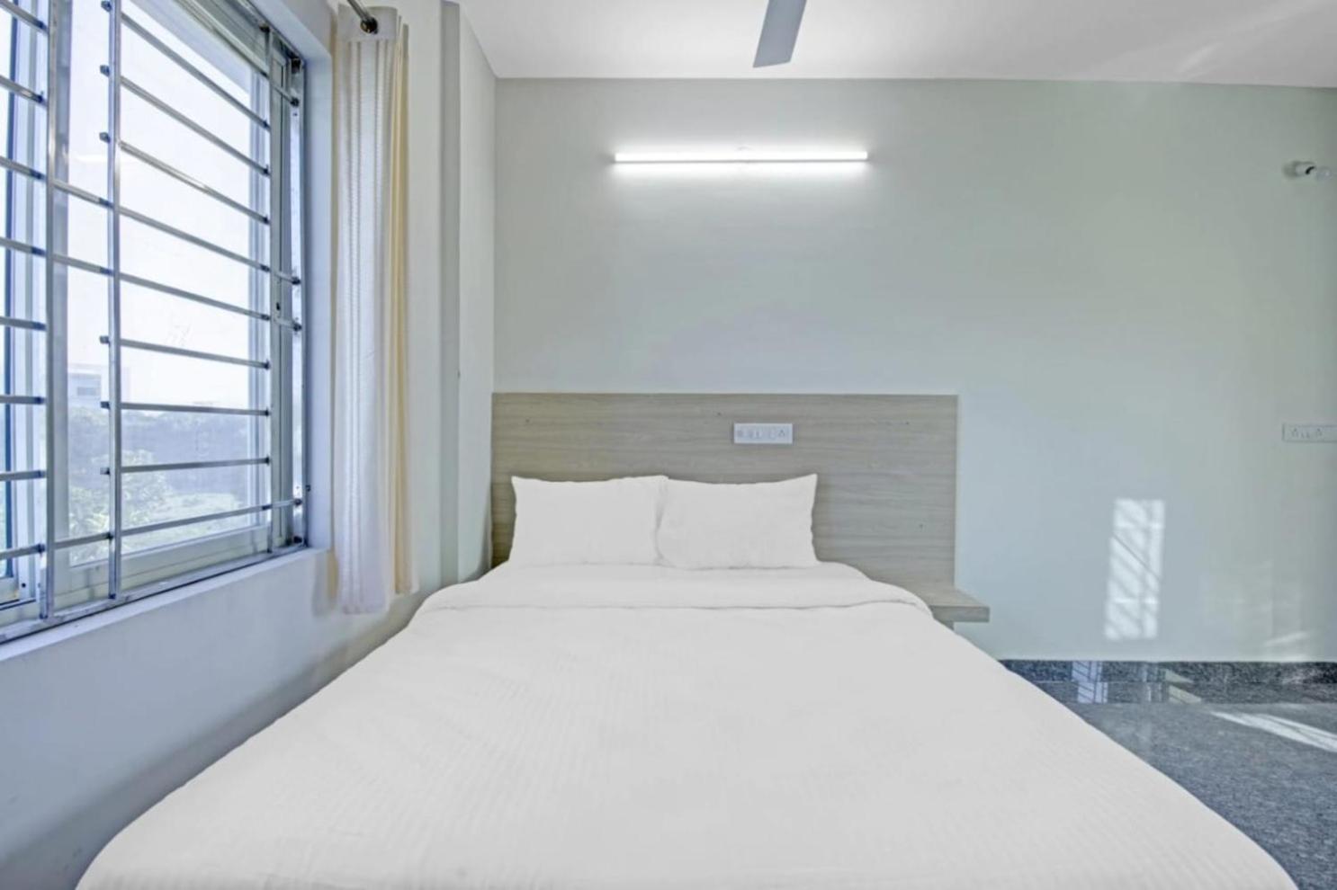 Standard Double Room With Fan - Photo 4