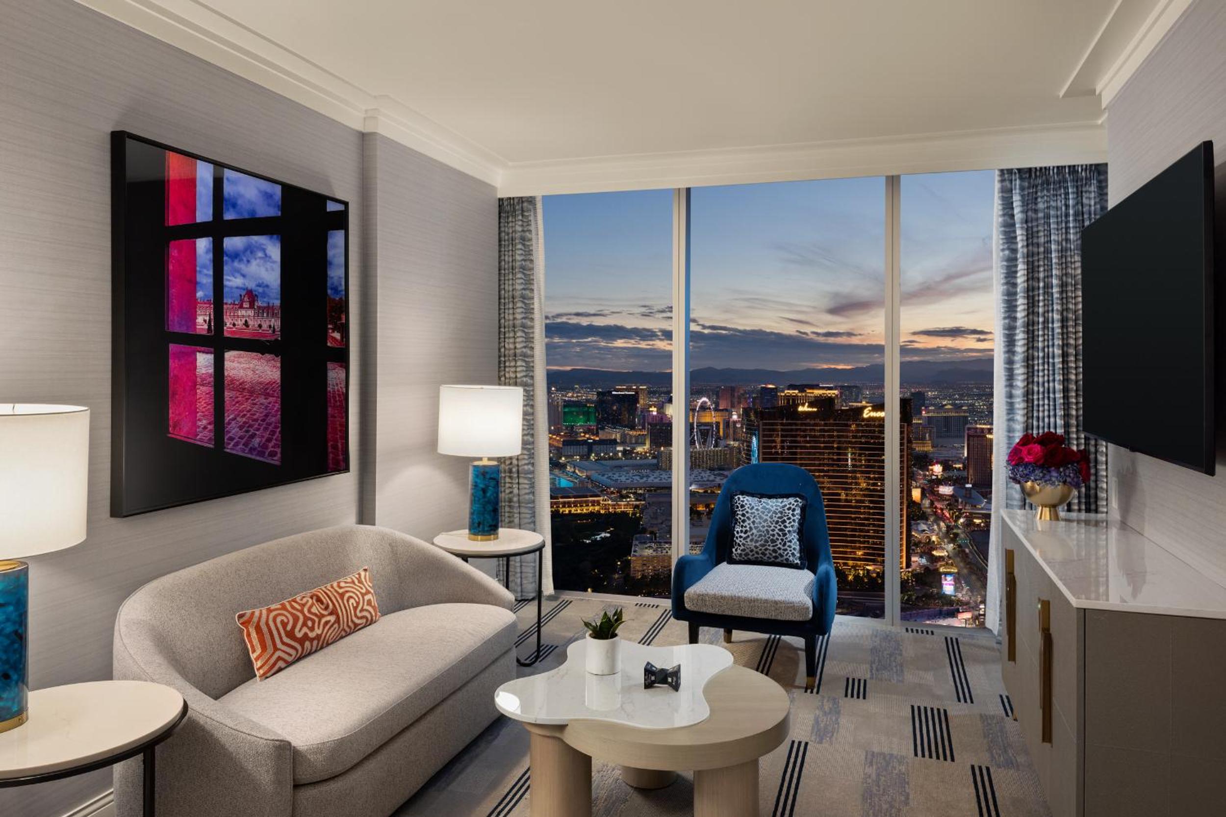 Royal Suite Pool View(No Resort Fee) - Photo 2