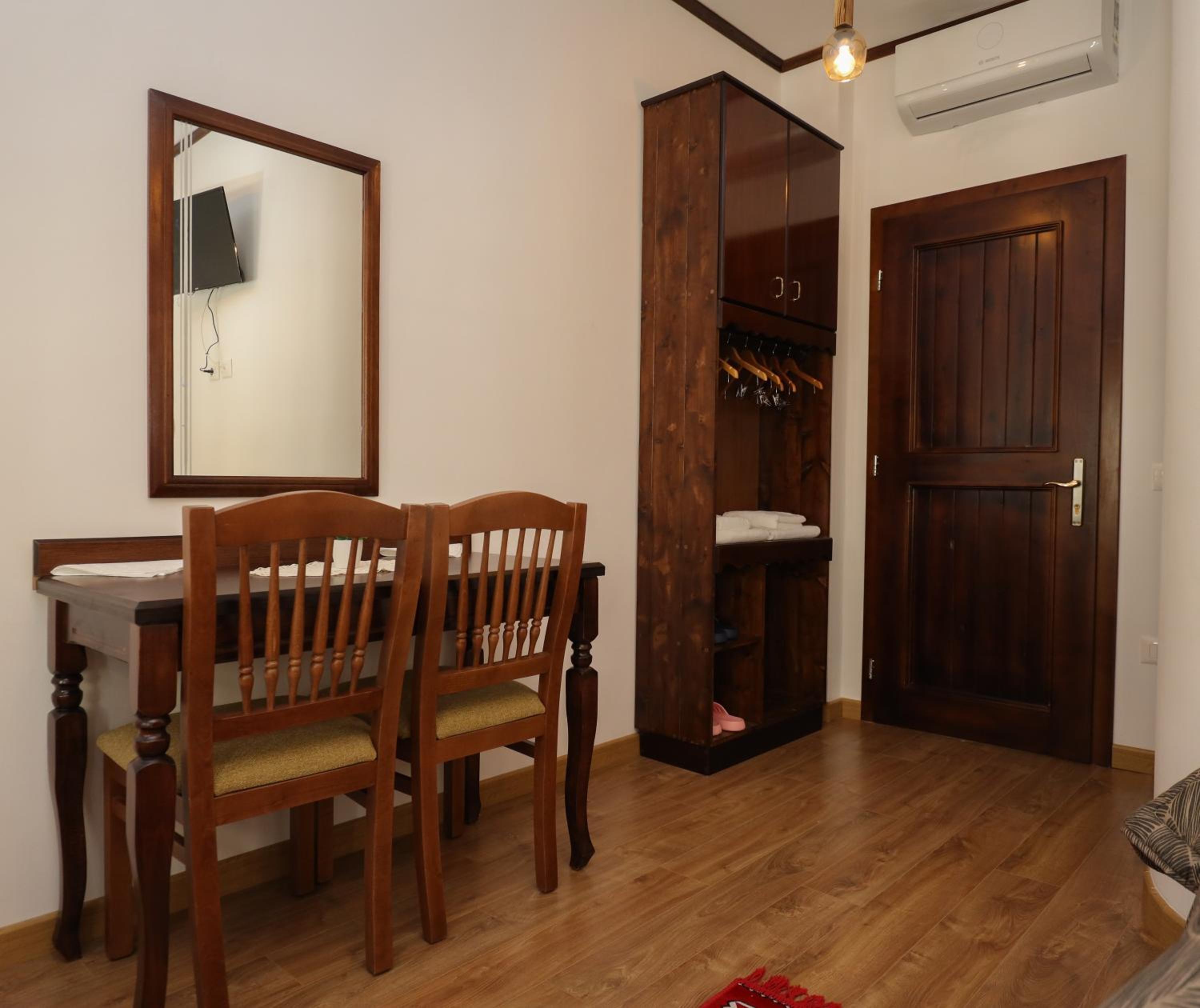 Deluxe Double or Twin Room with Garden View photo 3