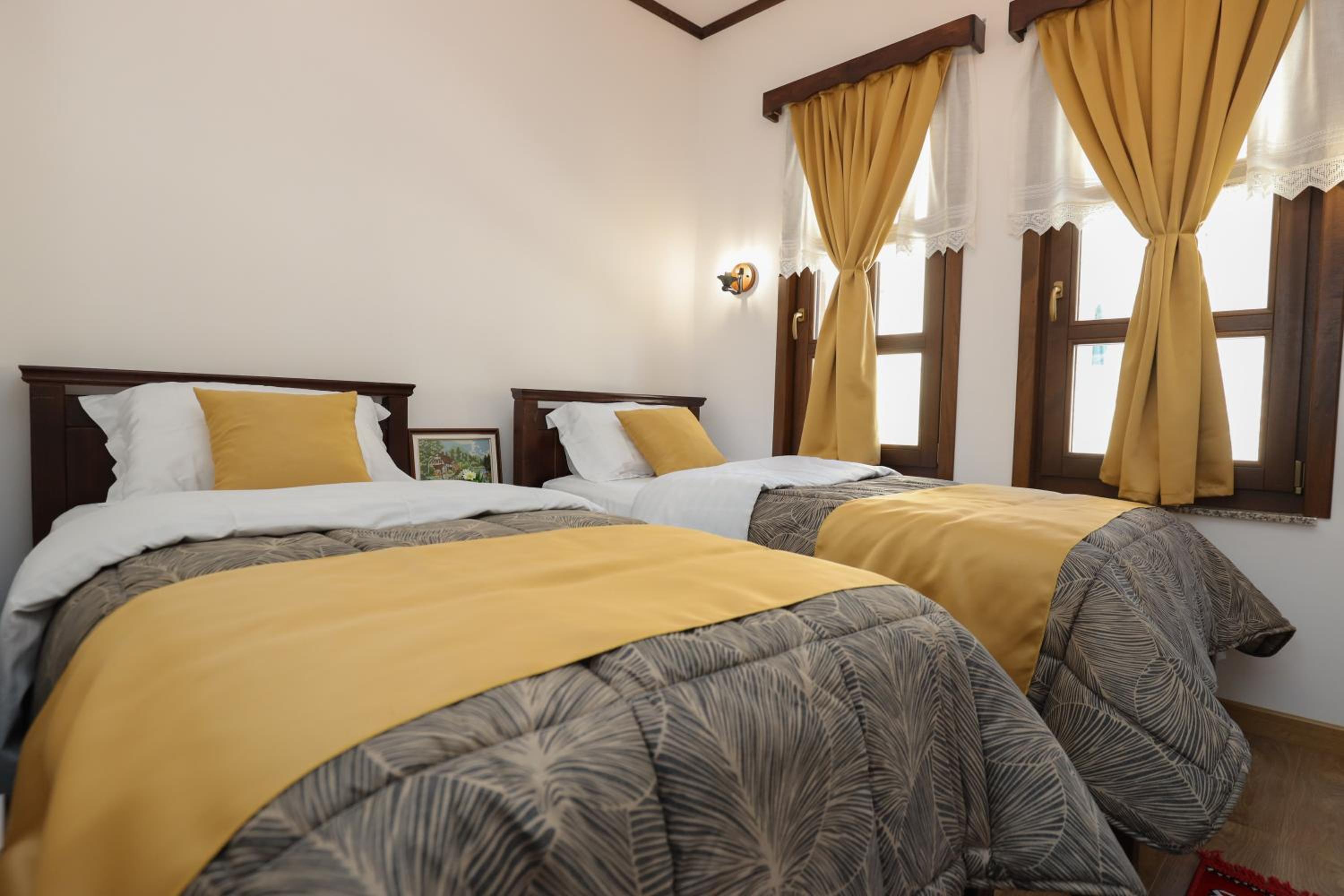 Deluxe Double or Twin Room with Garden View photo 2