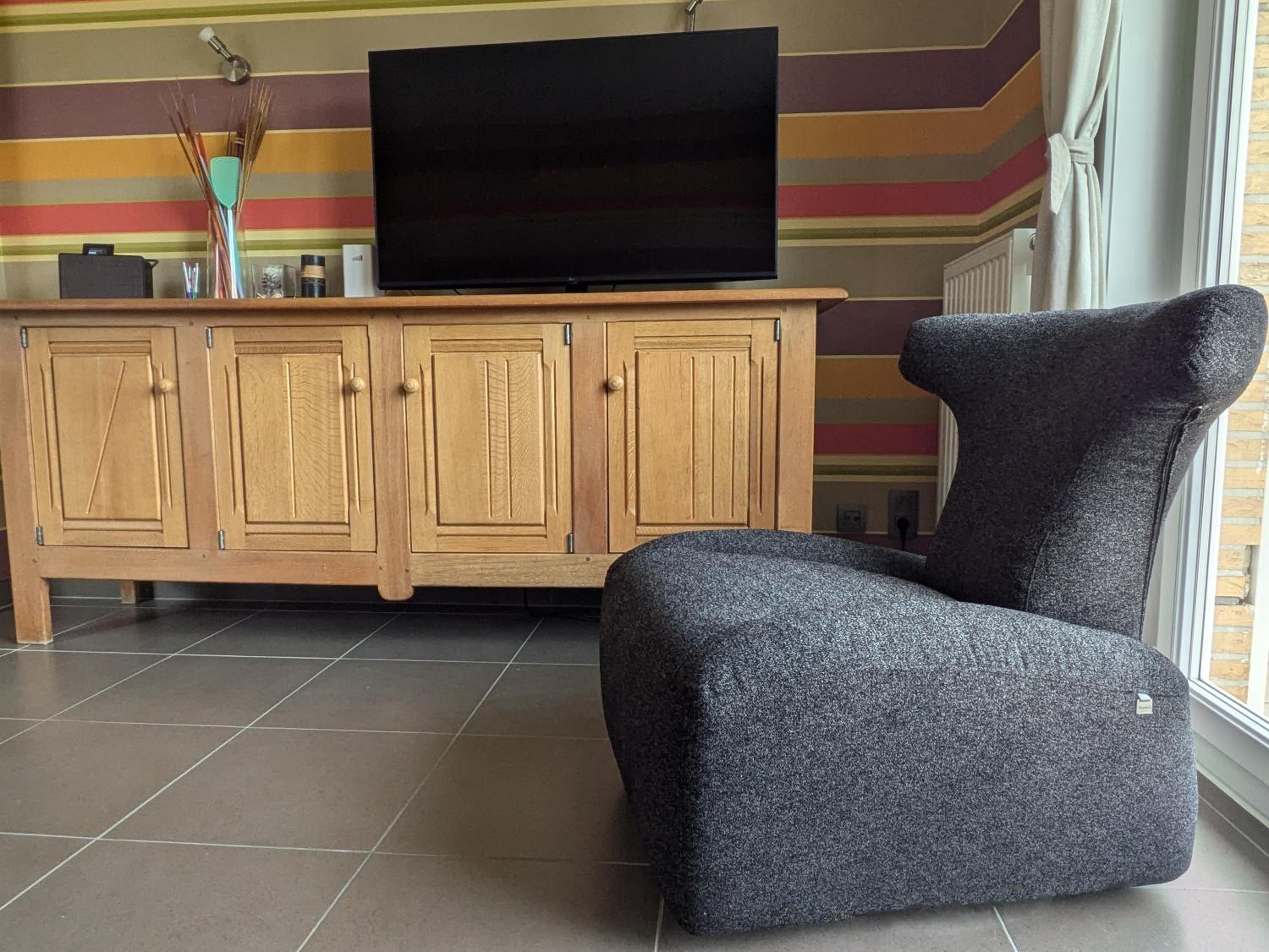 Three-Bedroom Apartment with Balcony photo 2