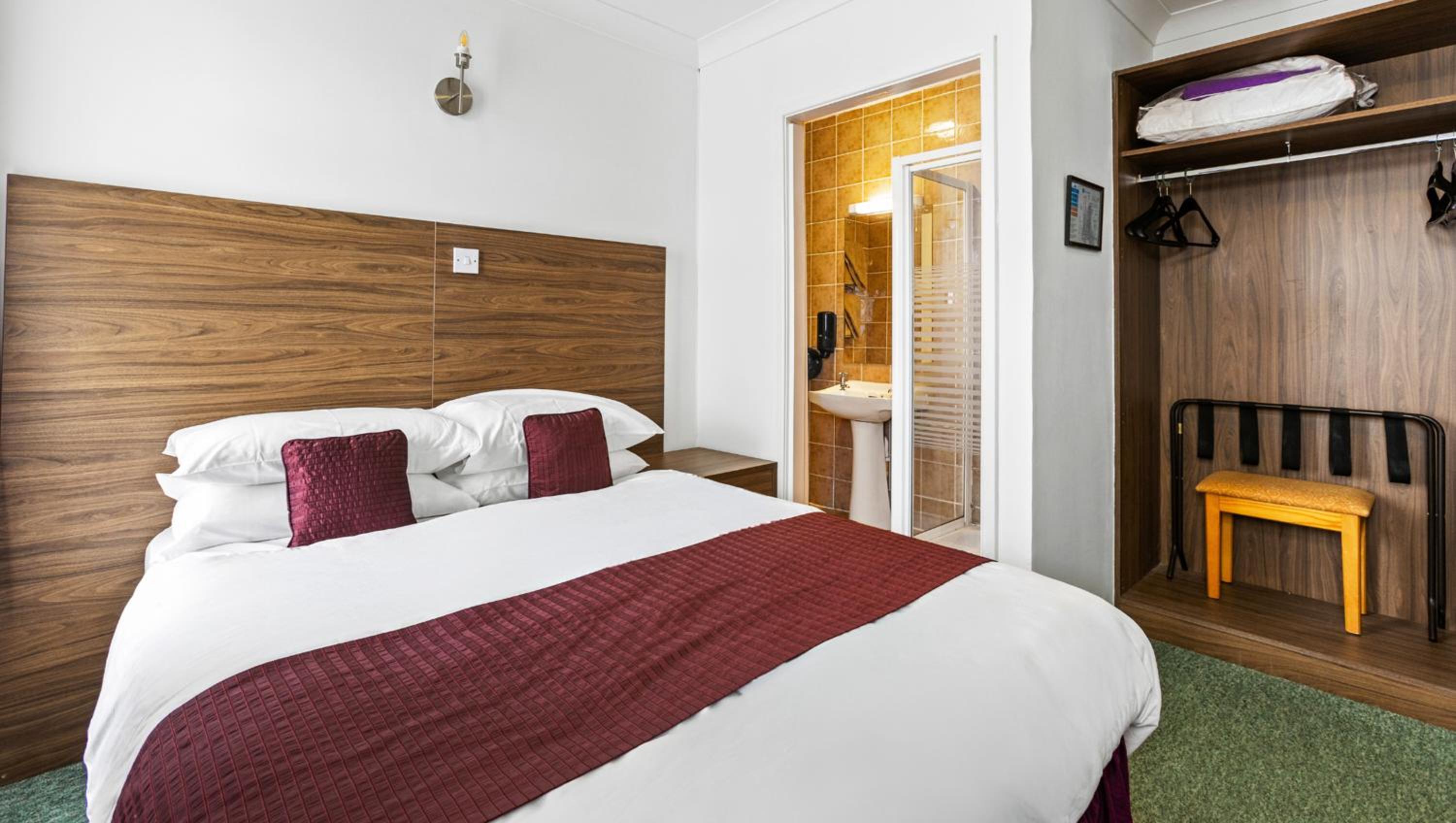 Double Room - Photo 5