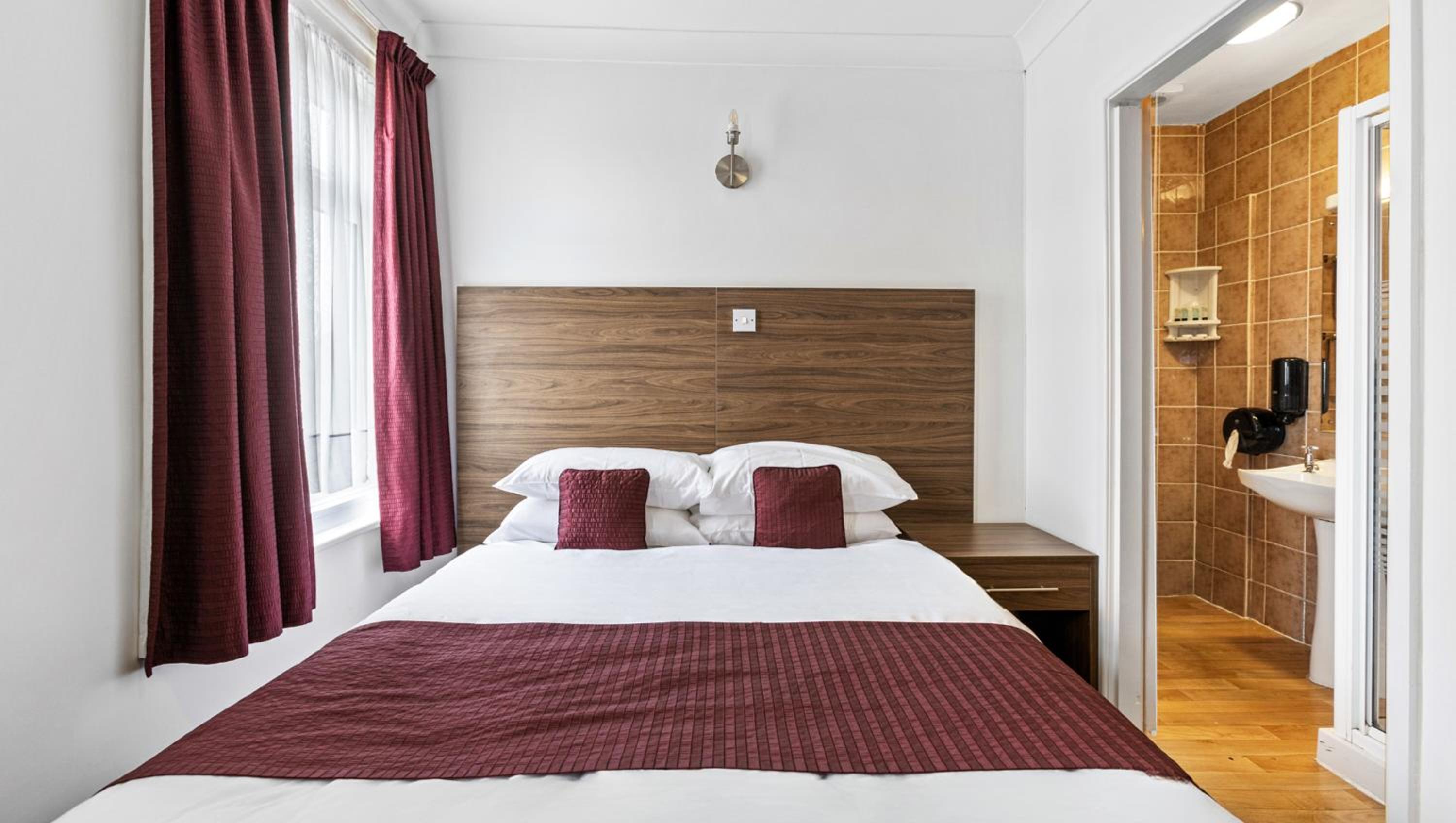 Double Room - Photo 3