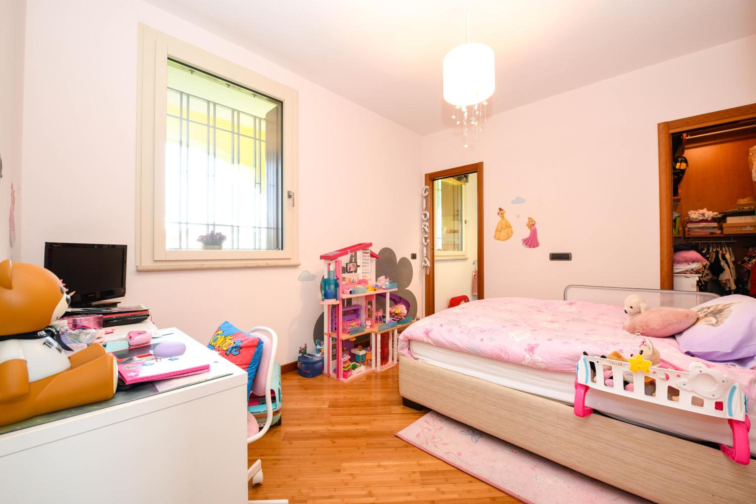 Villa photo 1