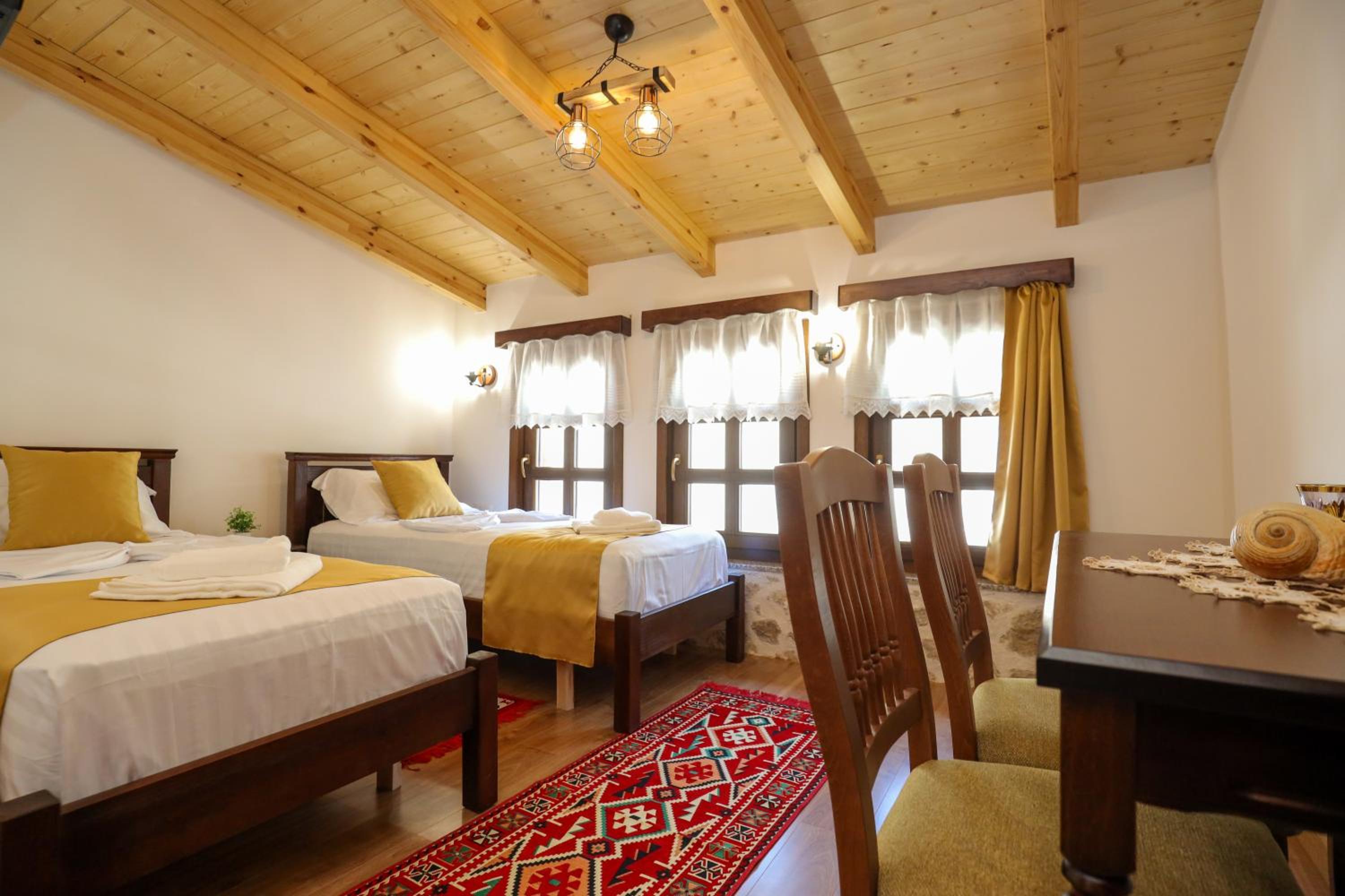 Deluxe Double or Twin Room with Mountain View photo 1