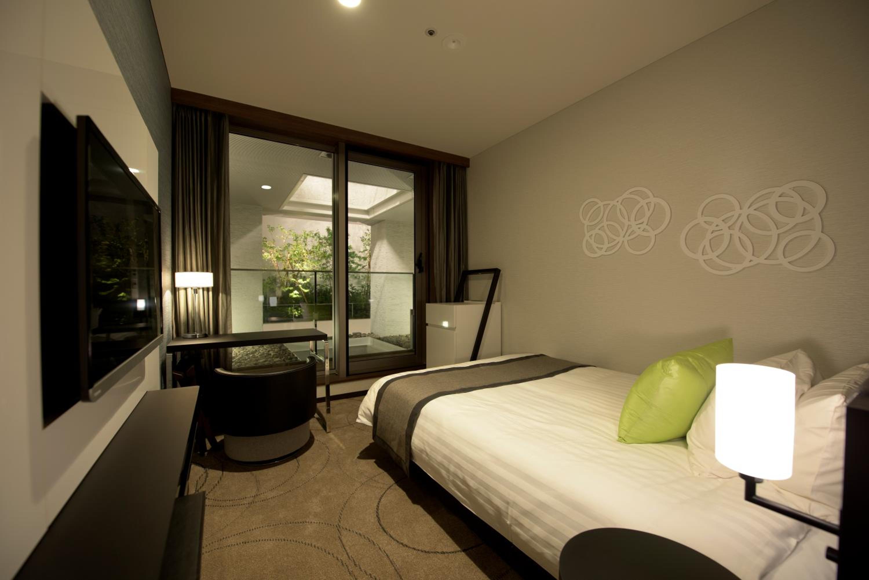 Standard Double Room - Non-Smoking photo 3