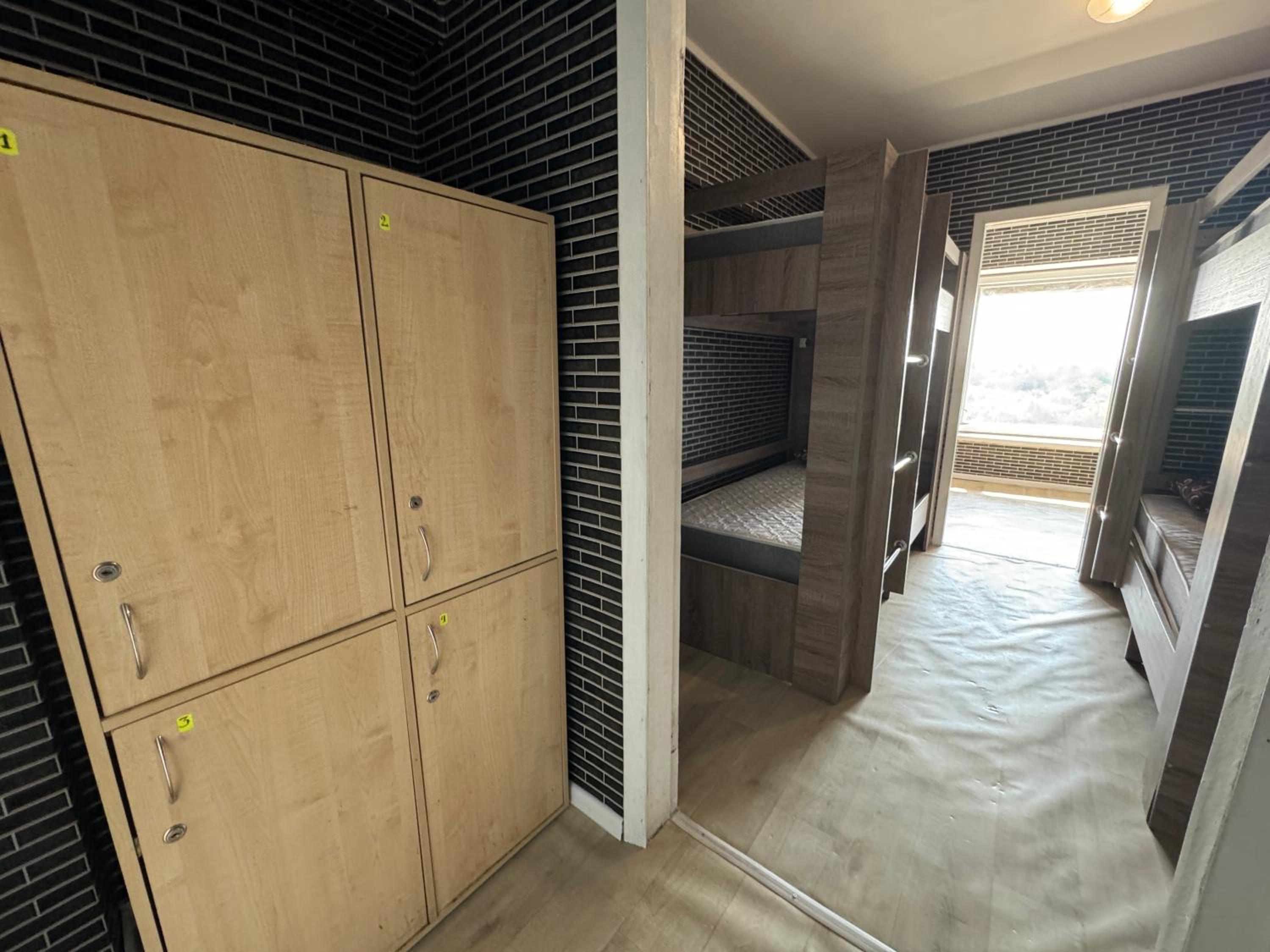 Bunk Bed in Mixed Dormitory Room