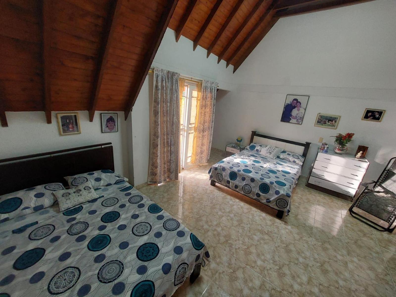 Twin Room With Private Bathroom photo 3