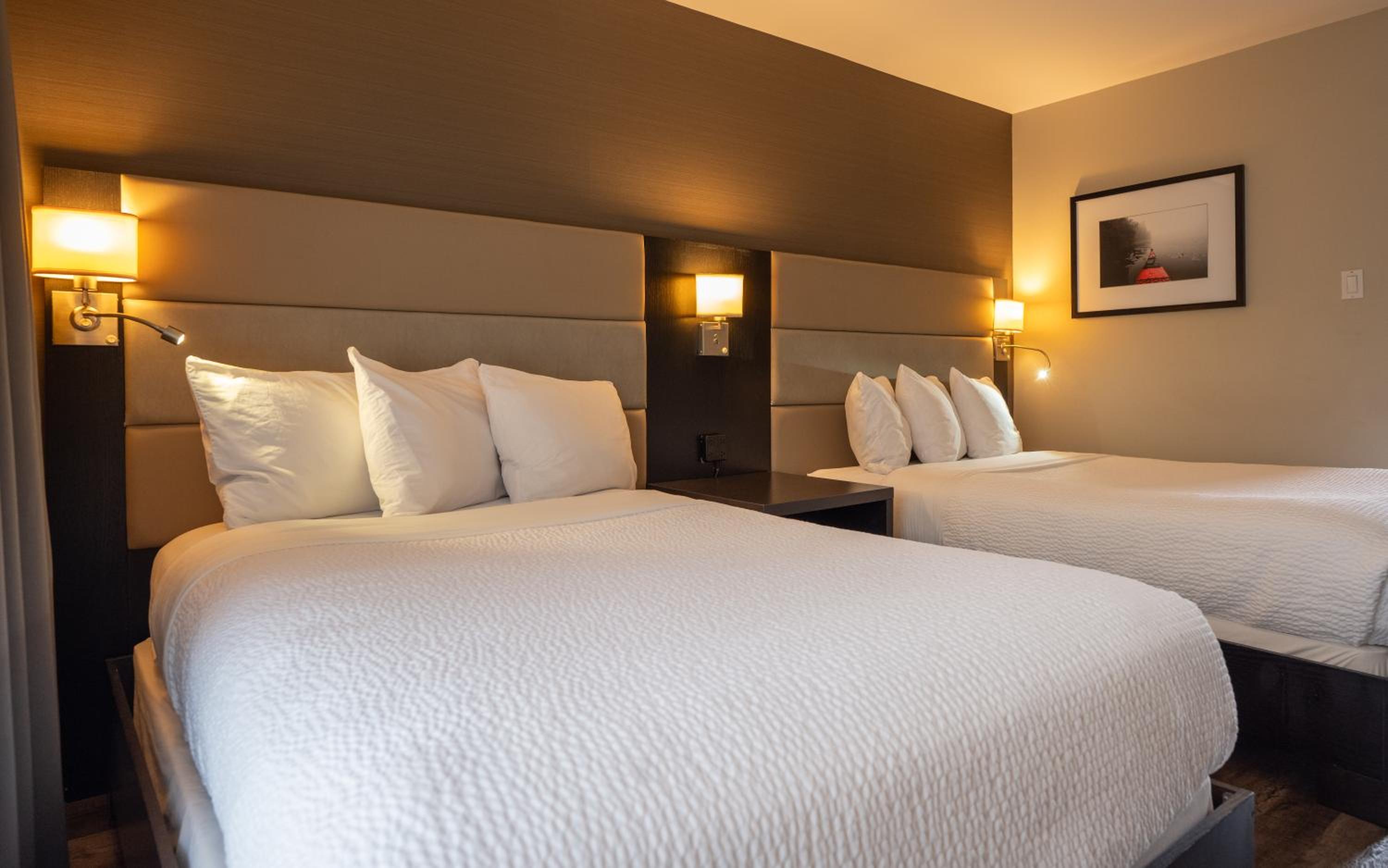 2 Double Beds, Water Front, Non-Smoking - Photo 7